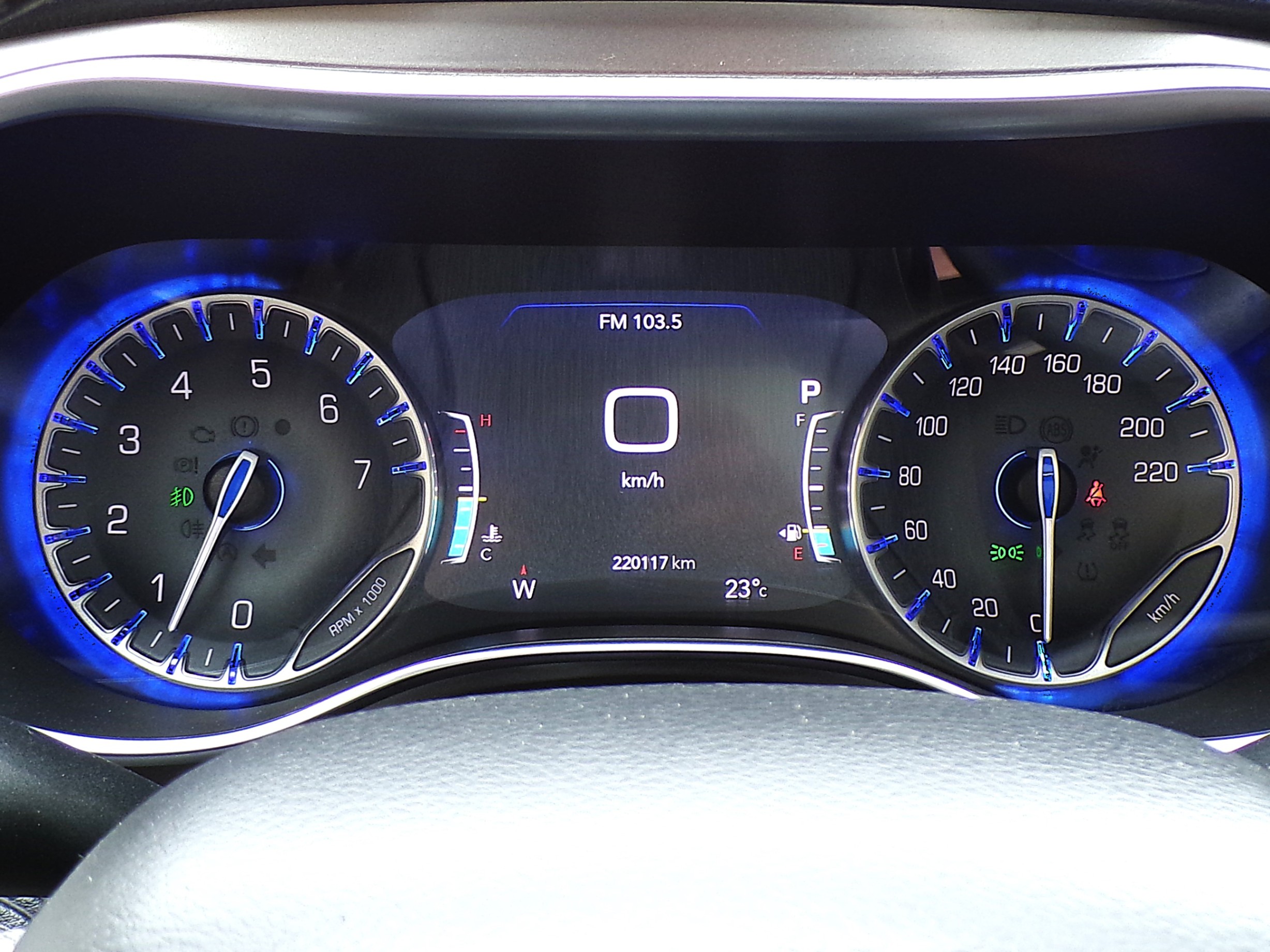 /autogallery/2017-Chrysler-Pacifica-33048090620517856.jpg