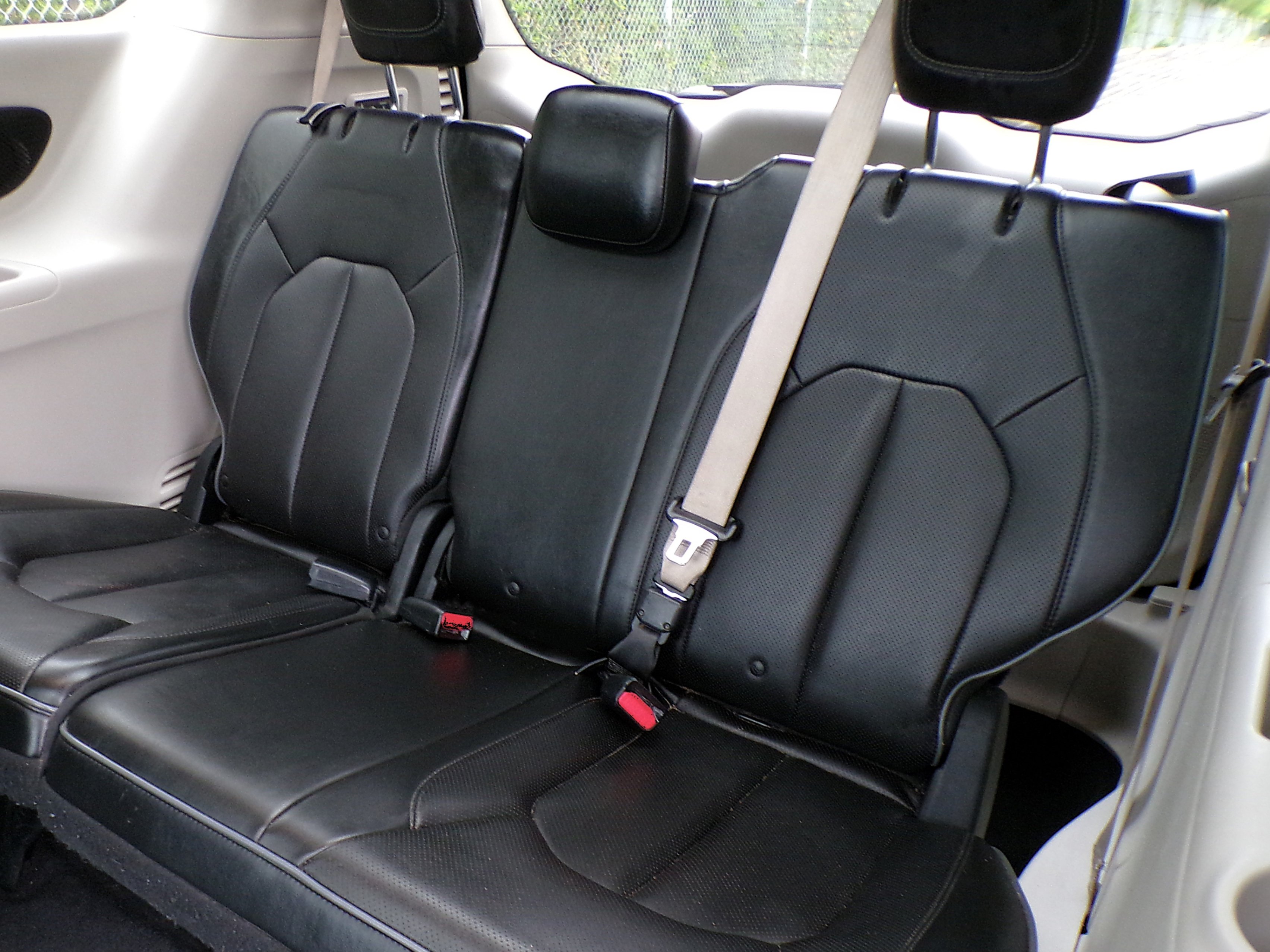 /autogallery/2017-Chrysler-Pacifica-4228111306853899.jpg