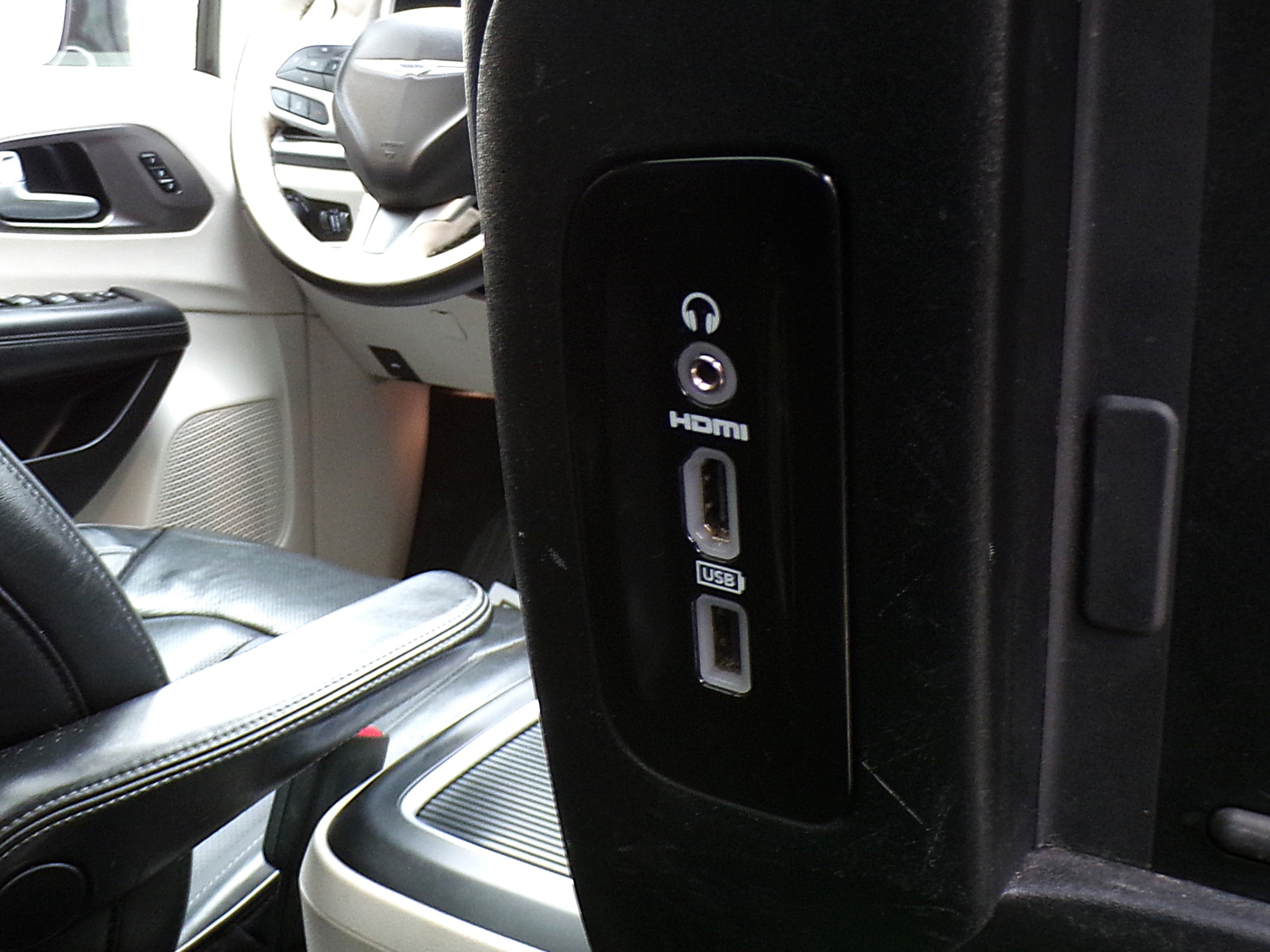 /autogallery/2017-Chrysler-Pacifica-5346321027830196.jpg