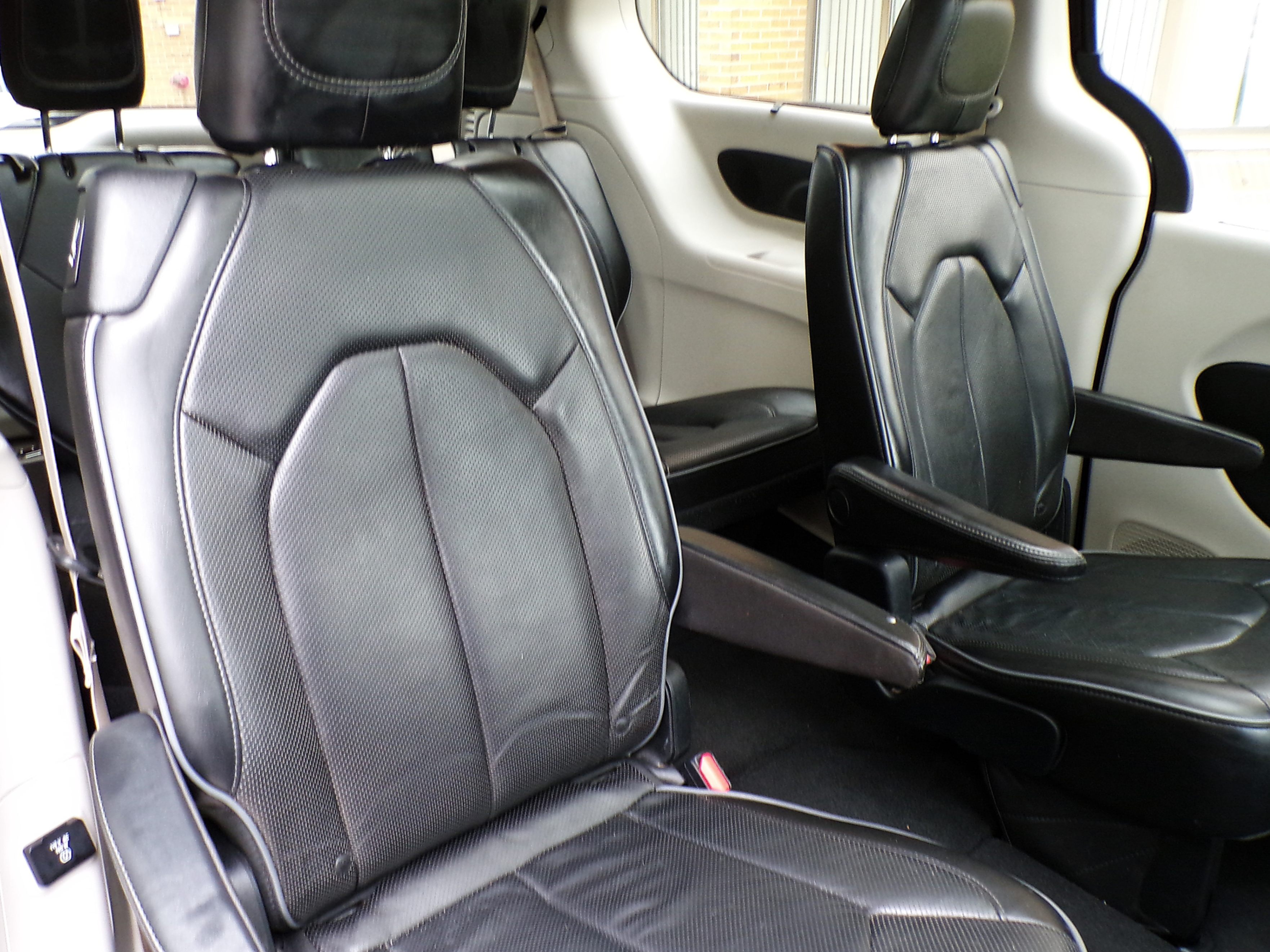 /autogallery/2017-Chrysler-Pacifica-6468535854190443.jpg