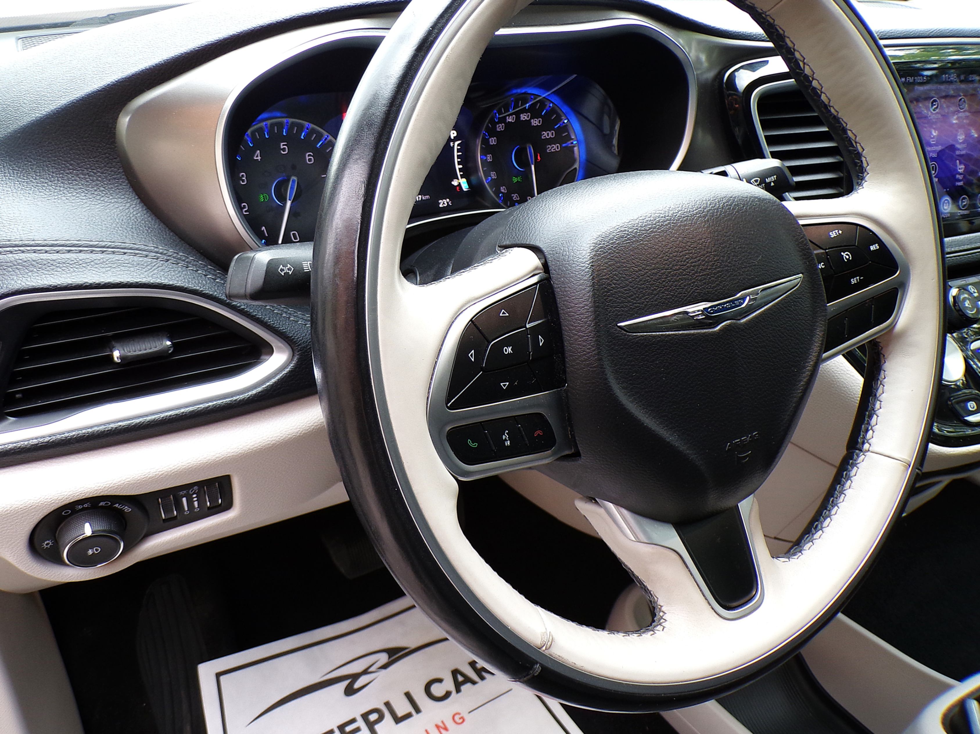 /autogallery/2017-Chrysler-Pacifica-7776450801599182.jpg