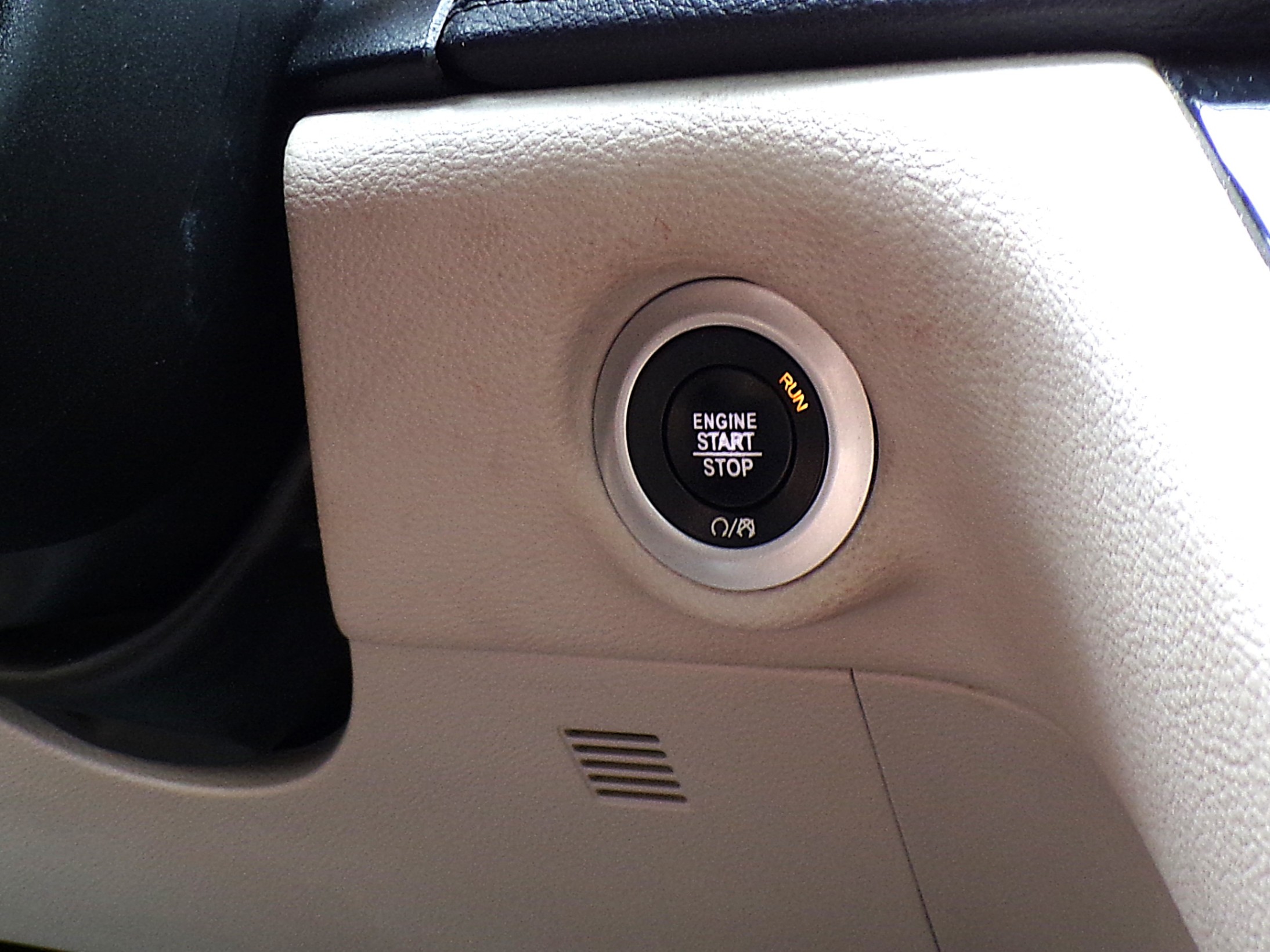 /autogallery/2017-Chrysler-Pacifica-8439121841445696.jpg