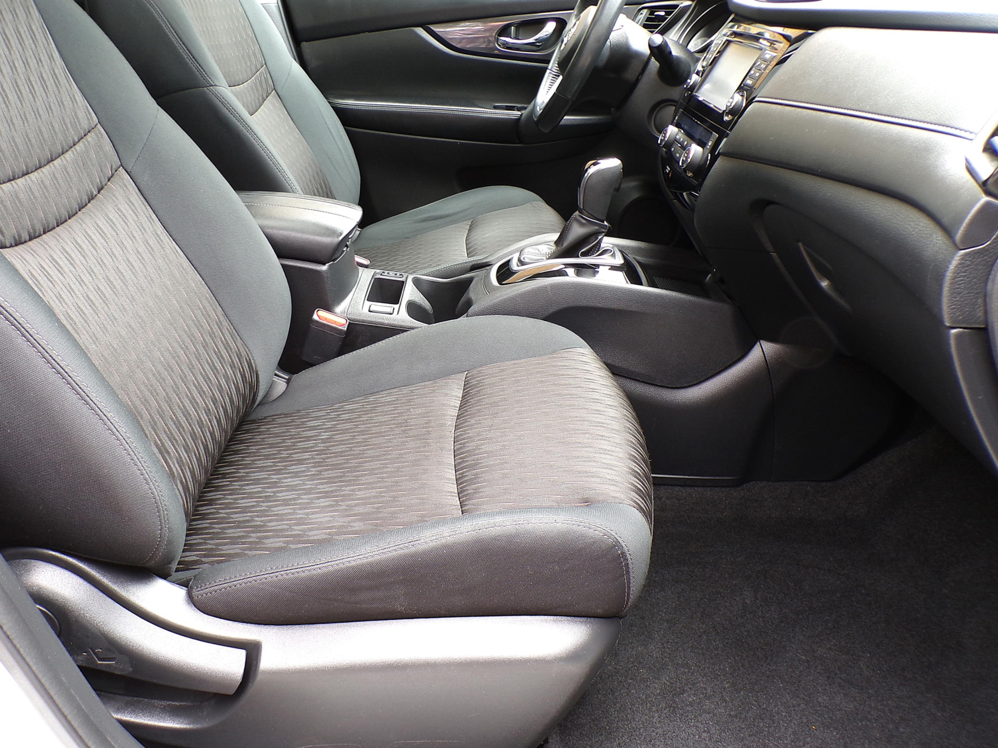 /autogallery/2017-Nissan-Rogue-044554549372410435.jpg