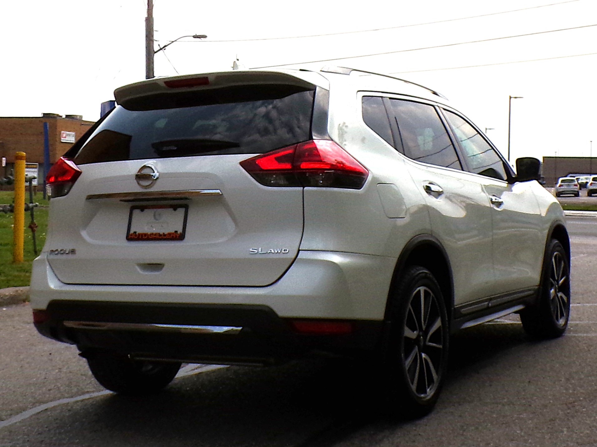 /autogallery/2017-Nissan-Rogue-18360548659989284.jpg