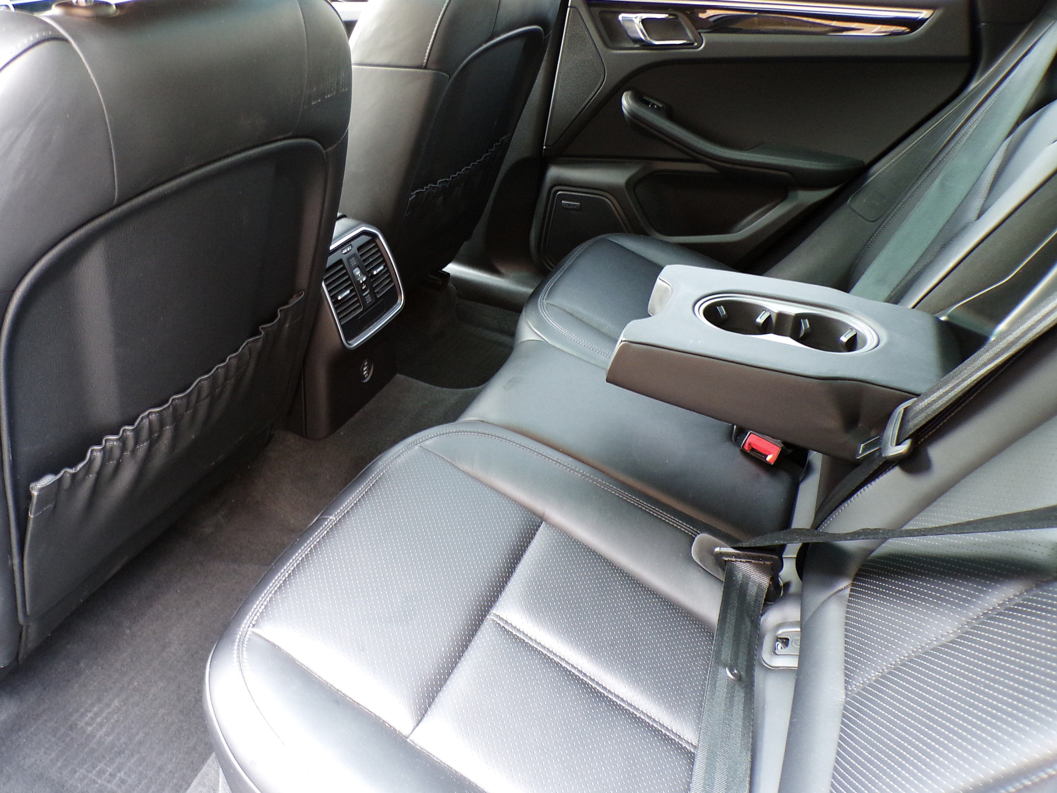/autogallery/2017-Porsche-Macan-09910304764966704.jpg