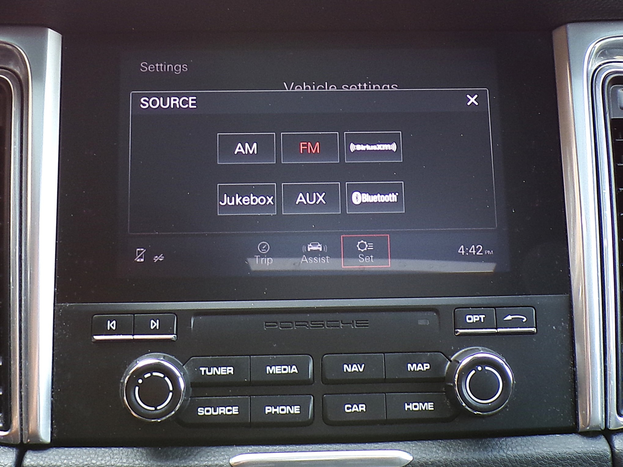 /autogallery/2017-Porsche-Macan-35578146883457307.jpg