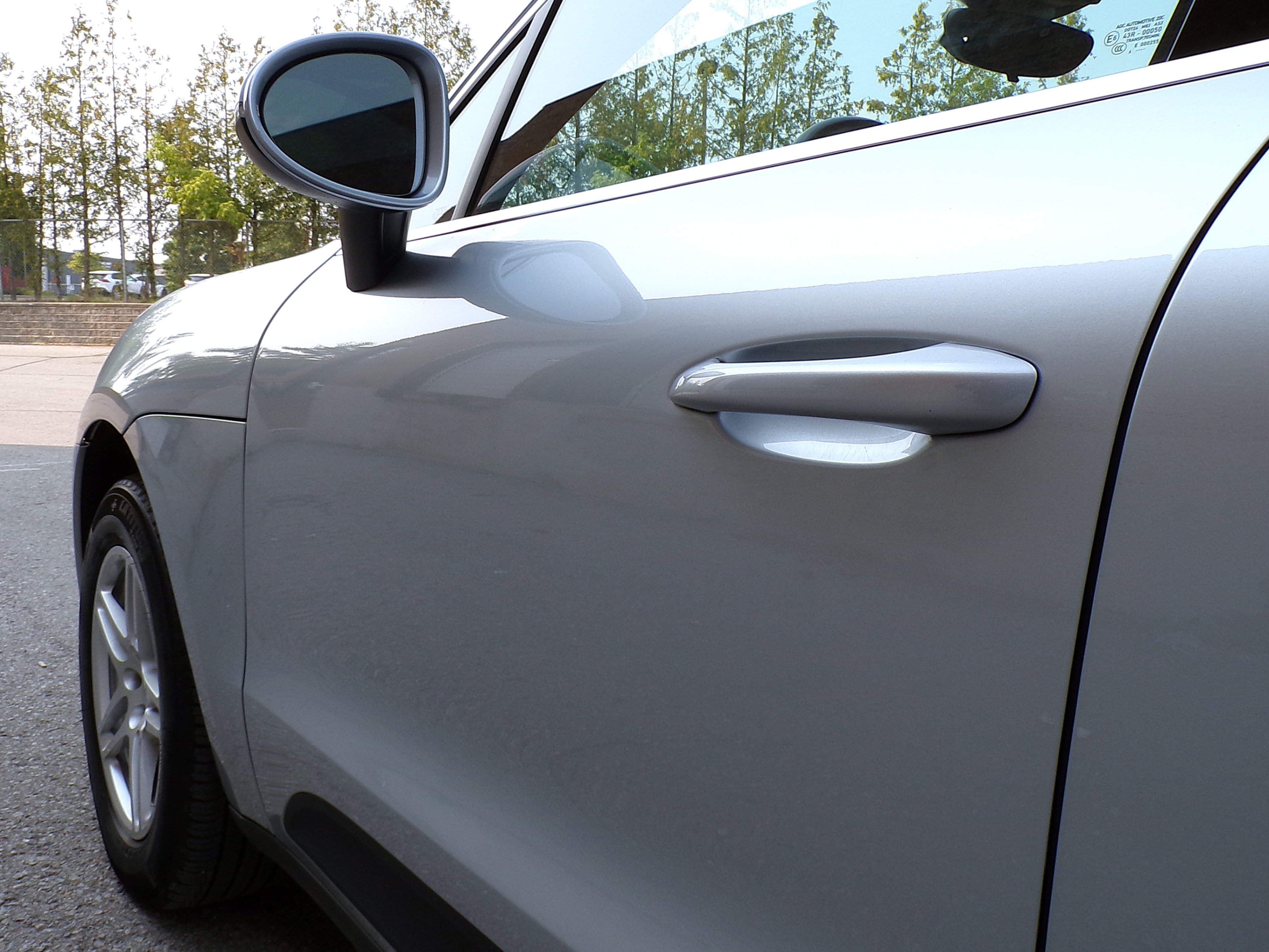 /autogallery/2017-Porsche-Macan-3887412637548511.jpg