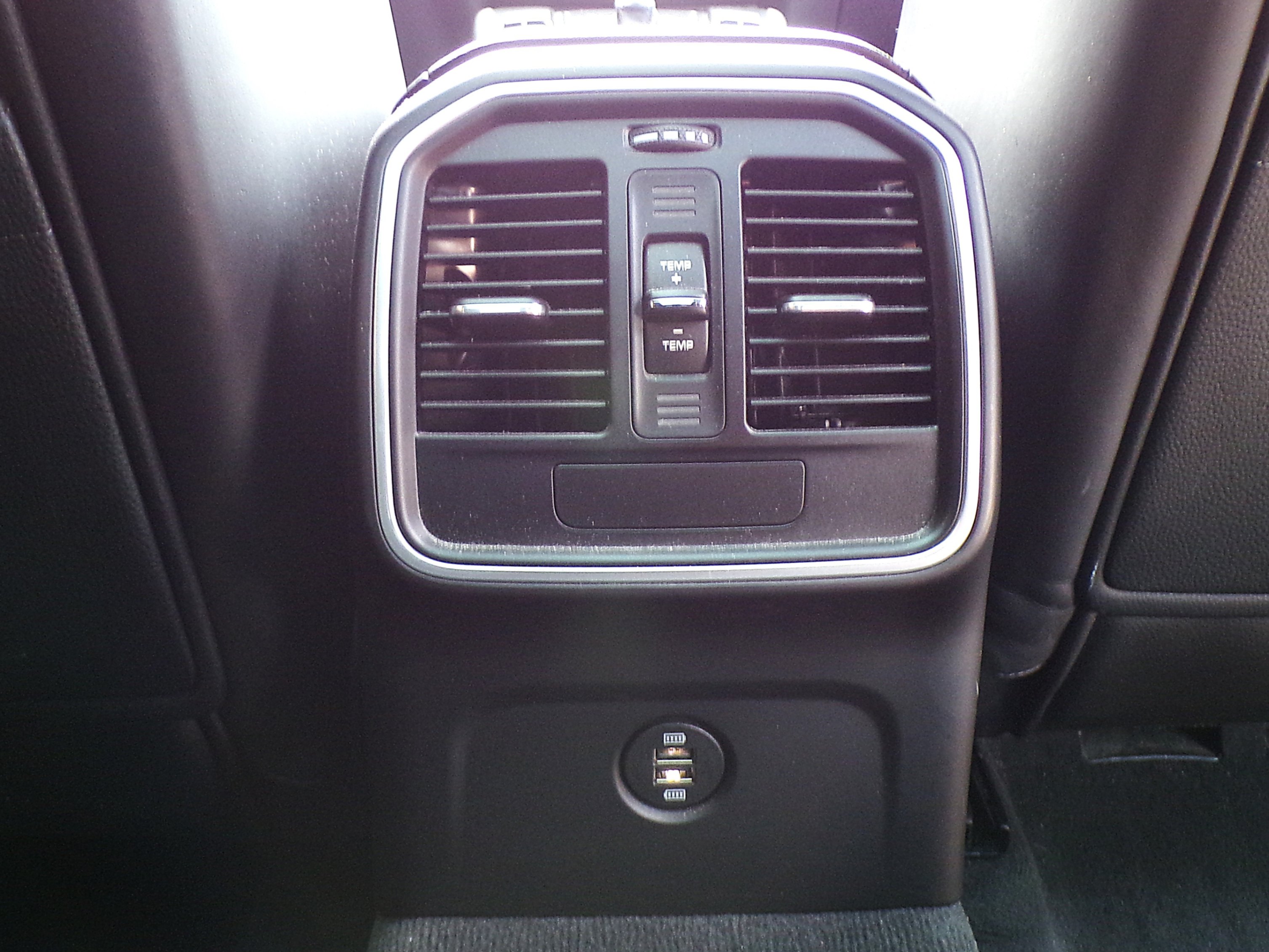 /autogallery/2017-Porsche-Macan-5355305819946803.jpg