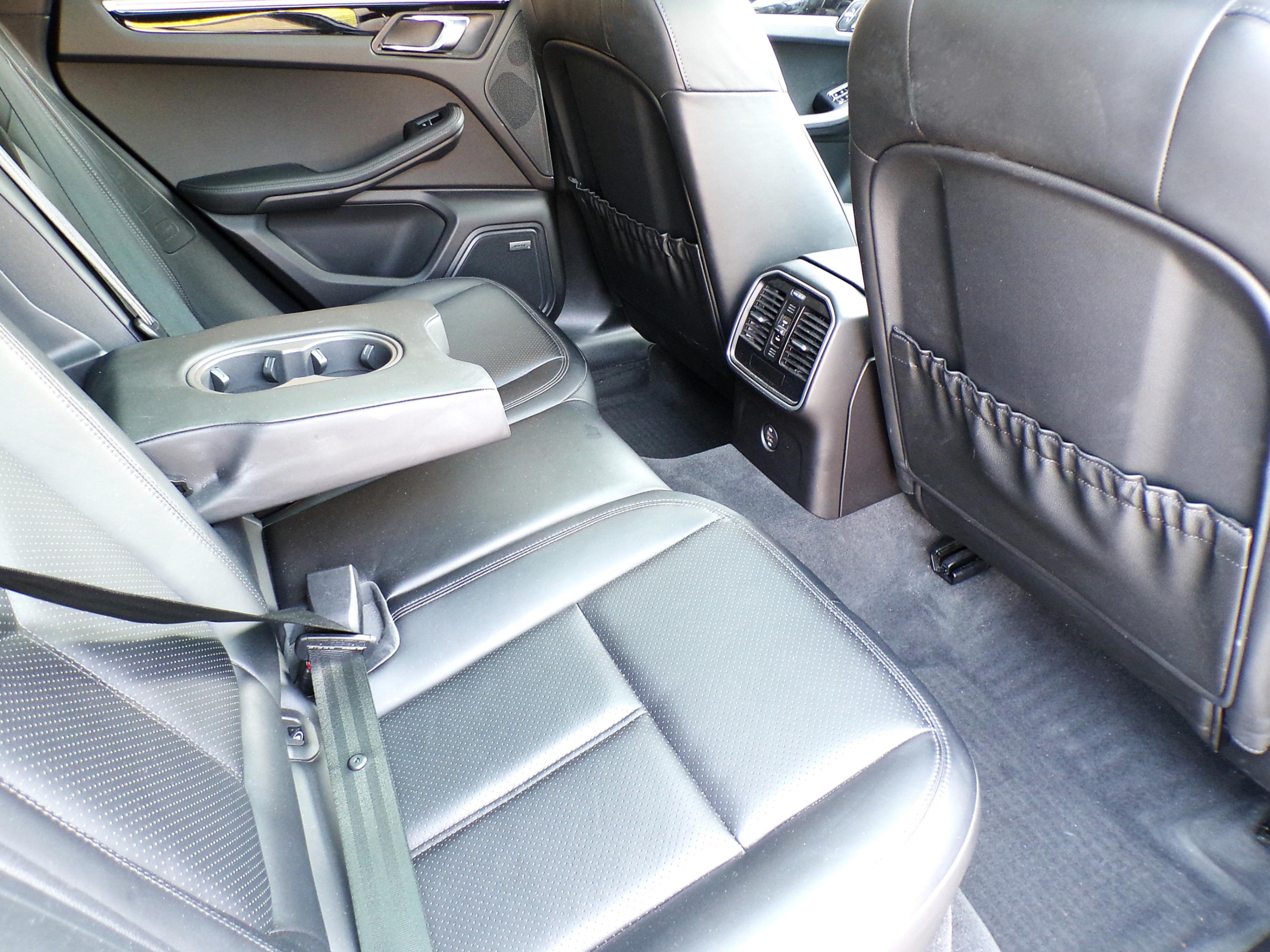 /autogallery/2017-Porsche-Macan-5532079398948677.jpg