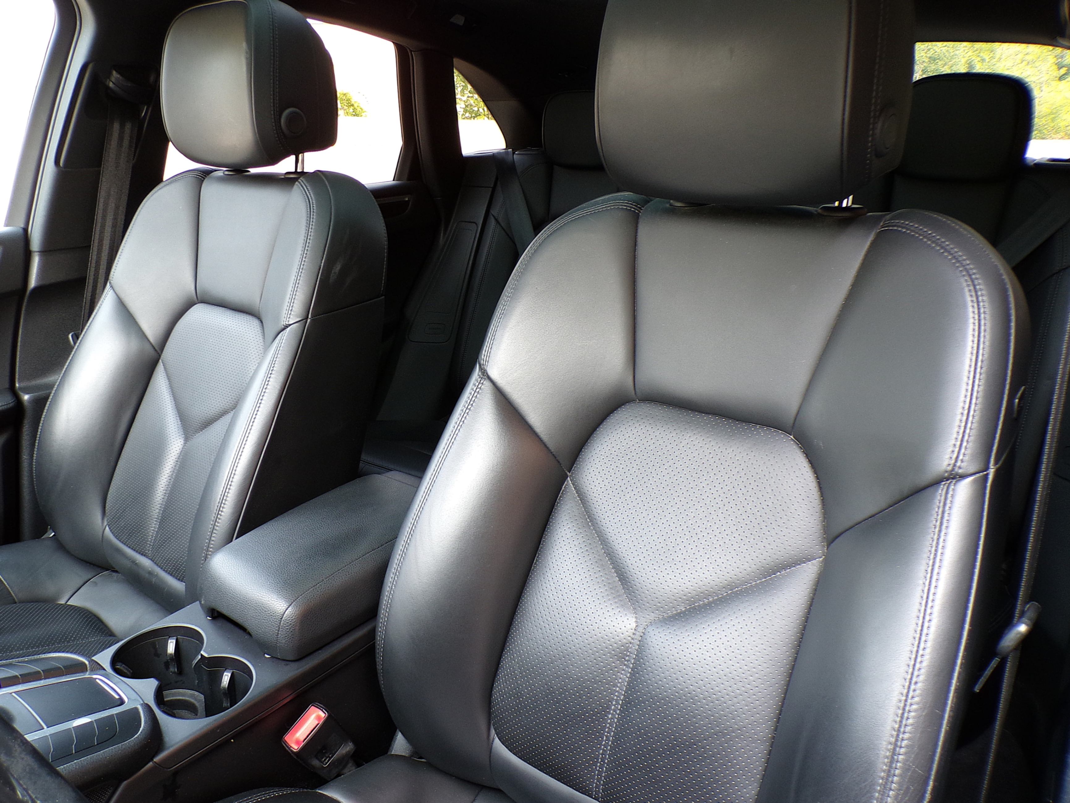 /autogallery/2017-Porsche-Macan-5661236076792548.jpg
