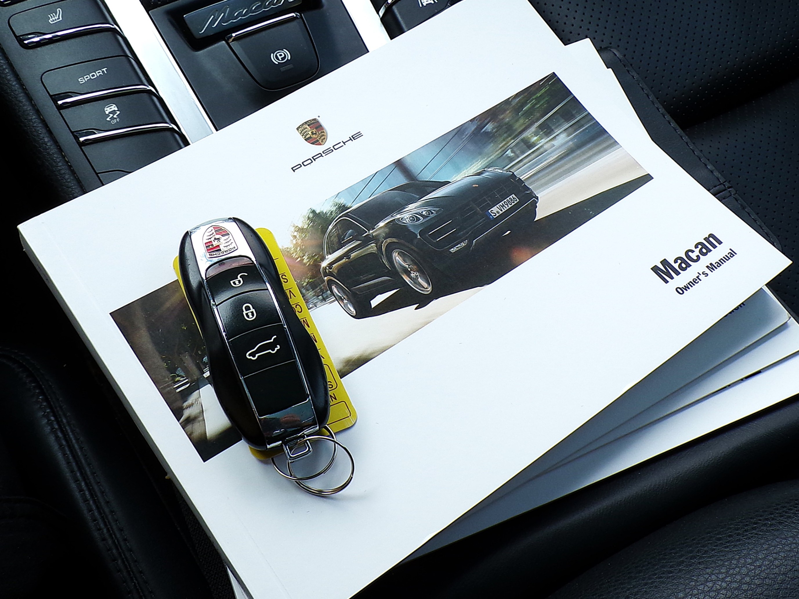 /autogallery/2017-Porsche-Macan-6365376087673531.jpg