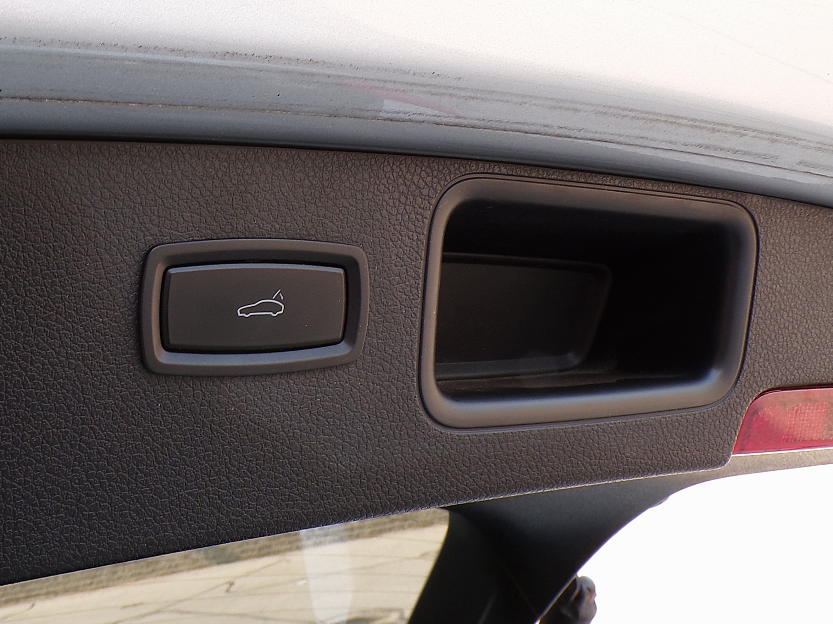 /autogallery/2017-Porsche-Macan-6392758605764757.jpg