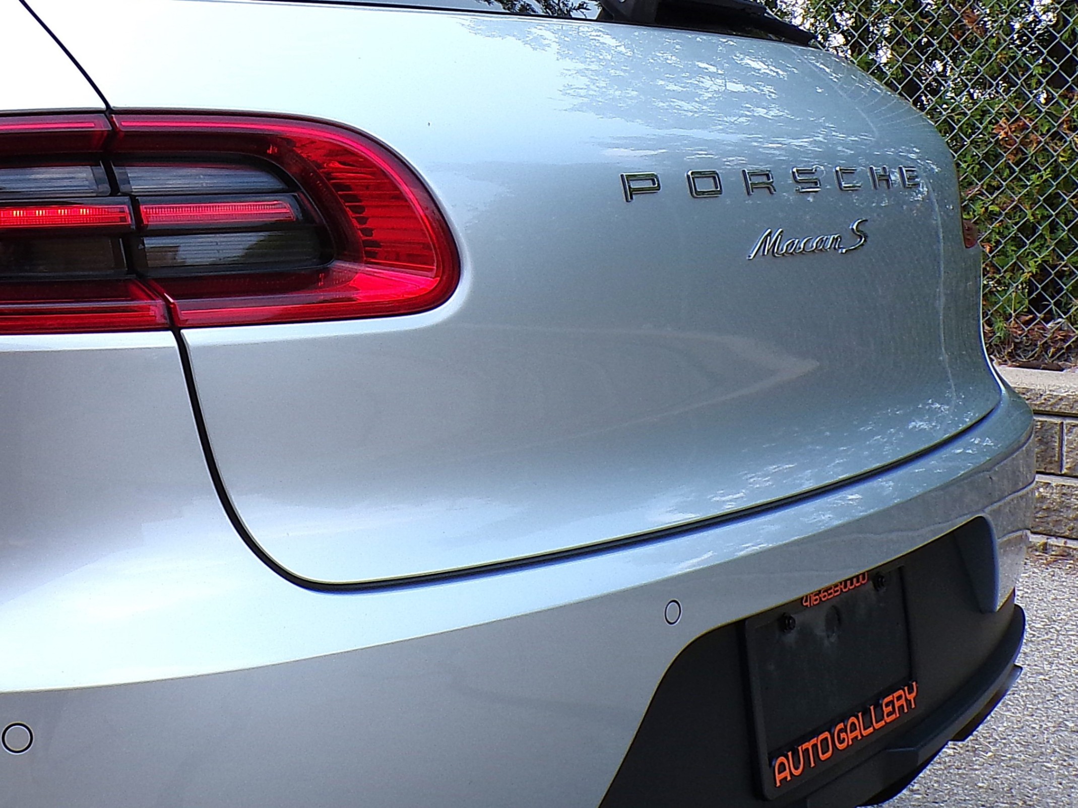 /autogallery/2017-Porsche-Macan-7378999393078909.jpg