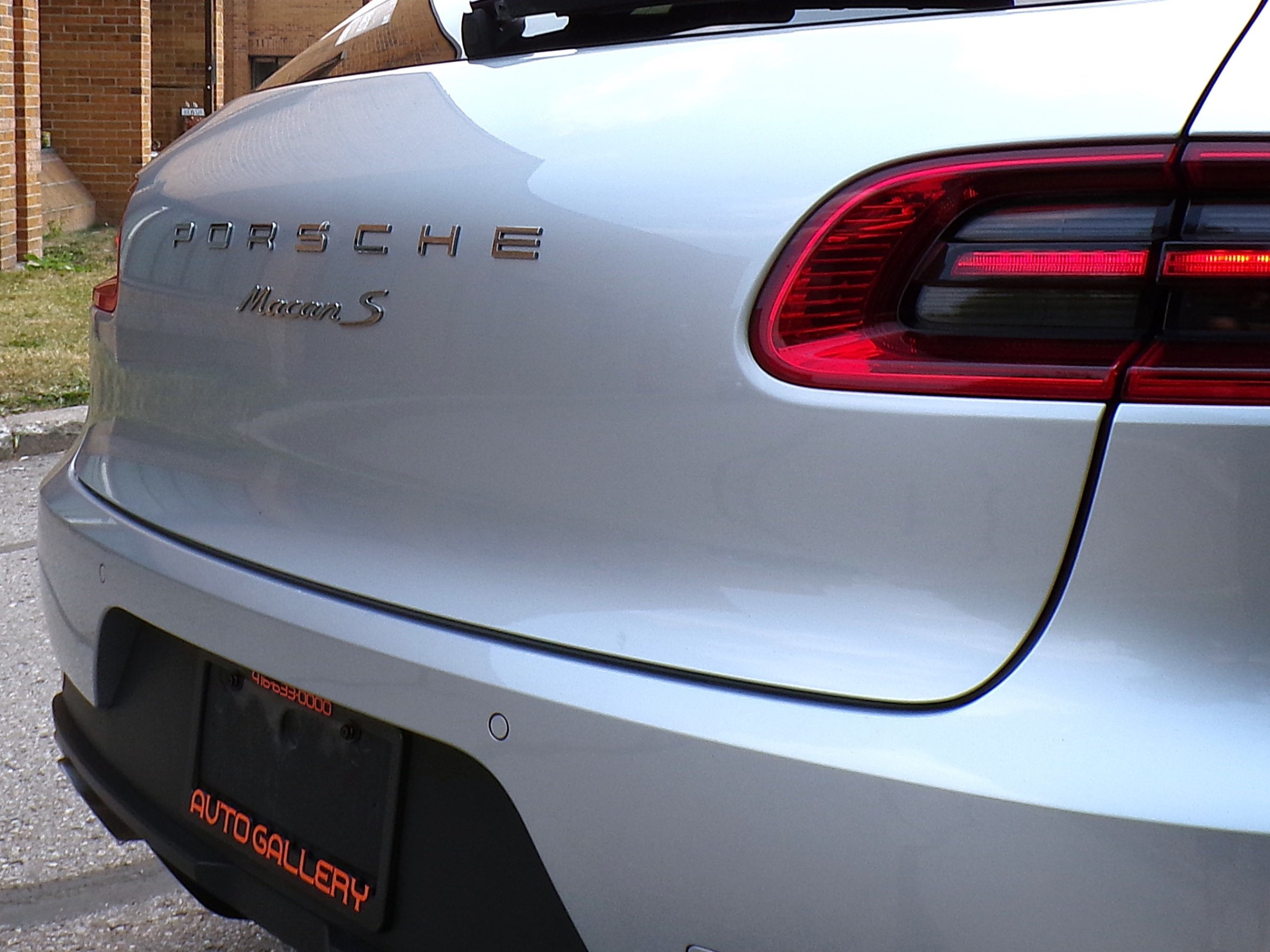 /autogallery/2017-Porsche-Macan-909466436204678.jpg