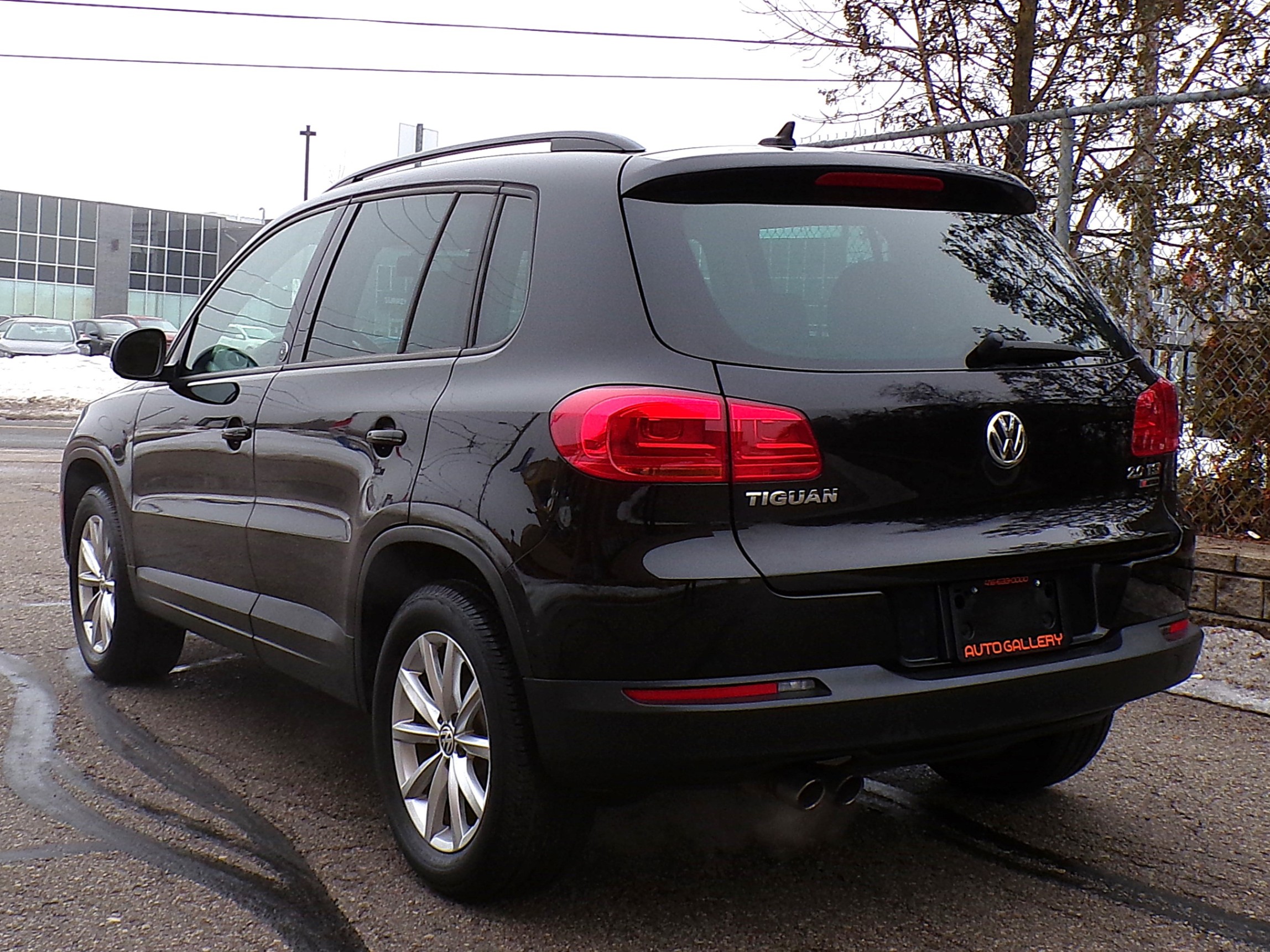 /autogallery/2017-Volkswagen-Tiguan-11416295614040162.jpg