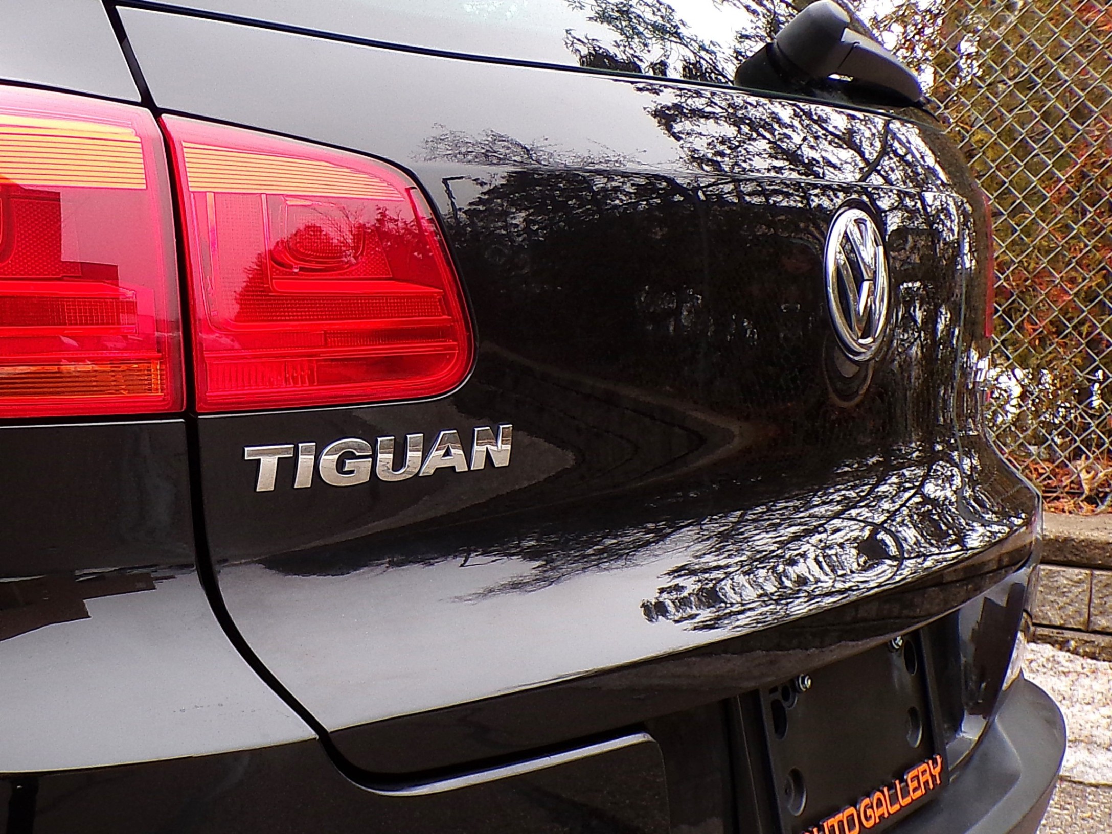 /autogallery/2017-Volkswagen-Tiguan-24926991550911493.jpg