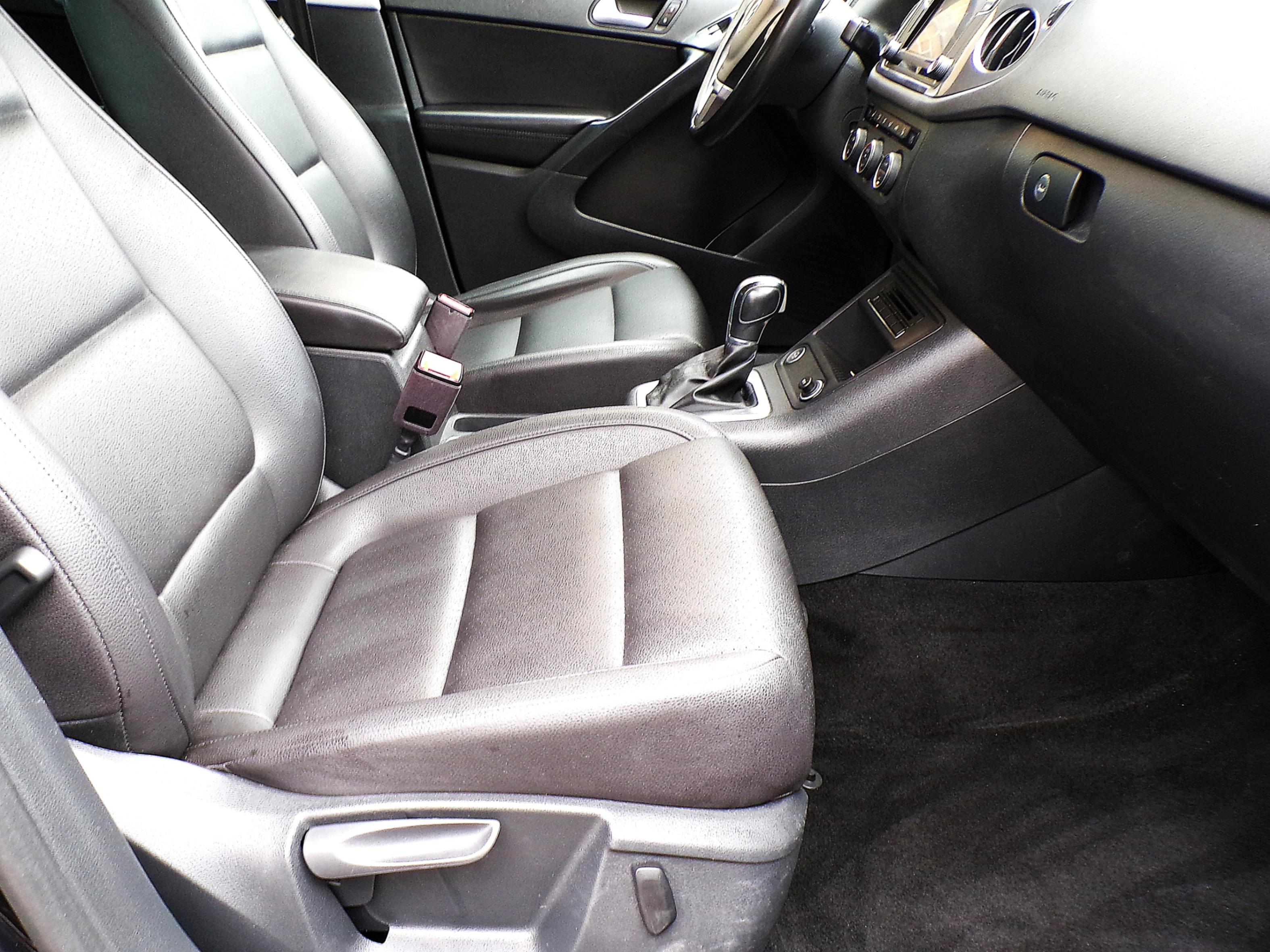 /autogallery/2017-Volkswagen-Tiguan-29832388814926647.jpg