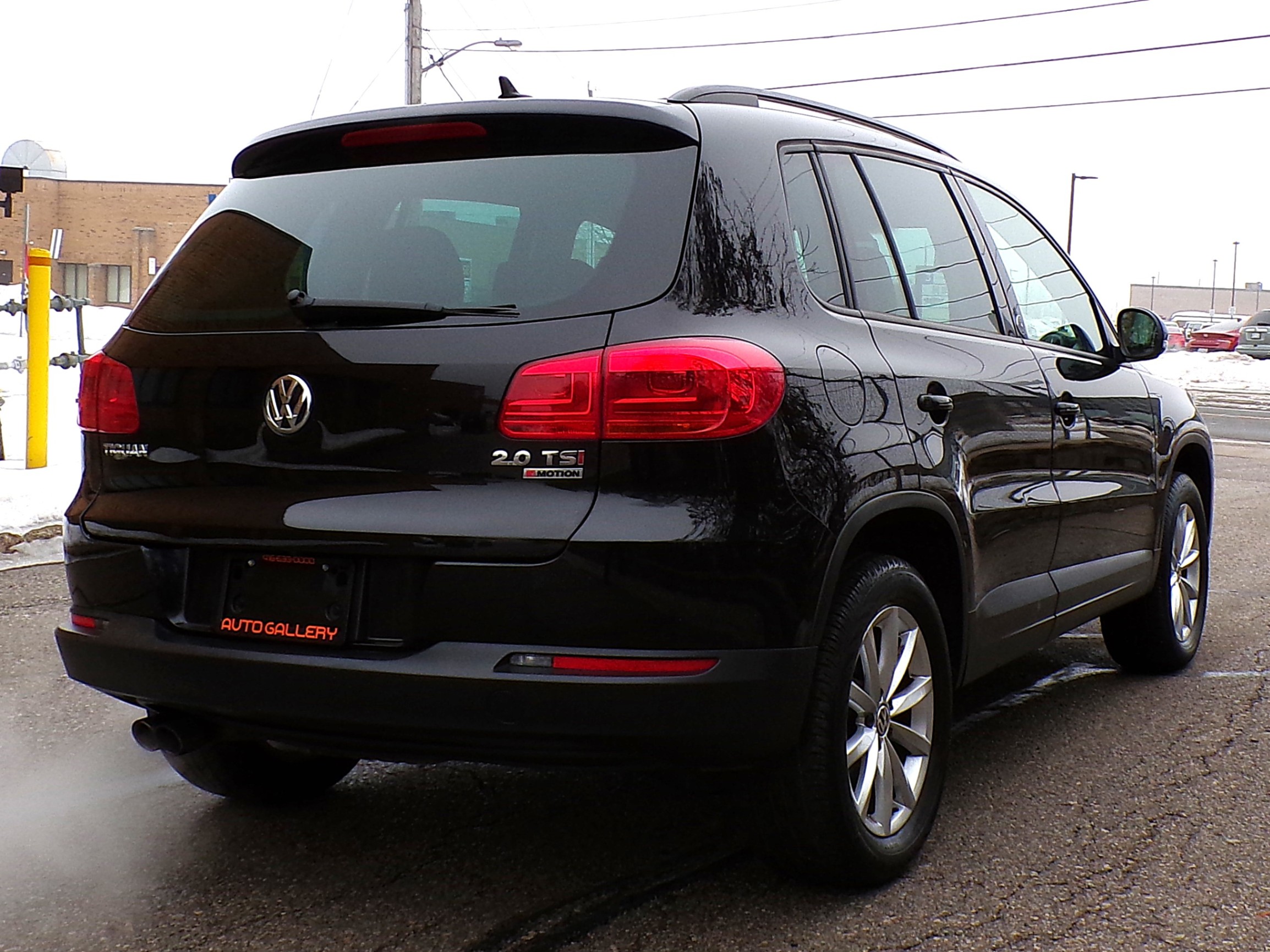 /autogallery/2017-Volkswagen-Tiguan-669305219053254.jpg