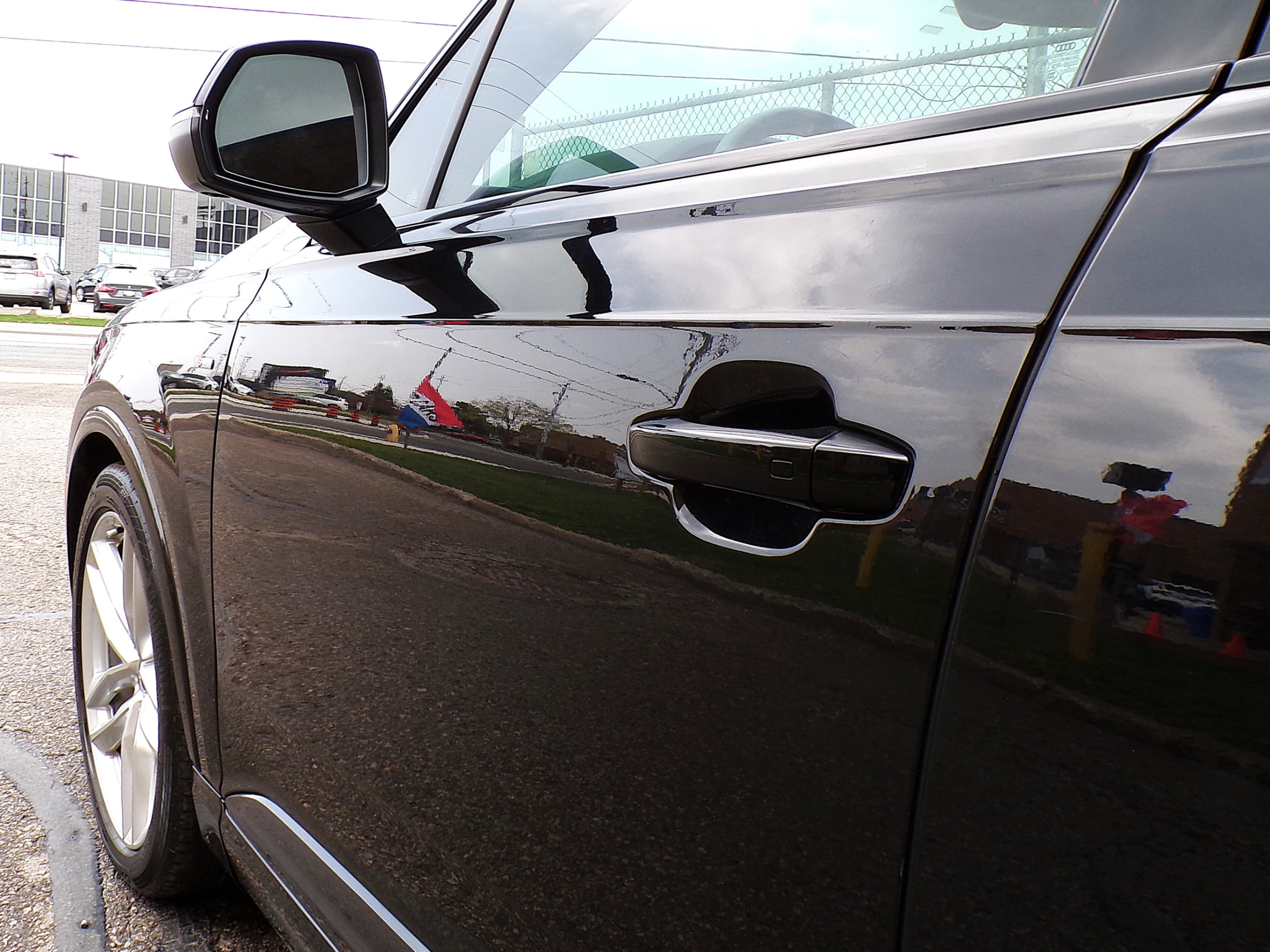 /autogallery/2018-Audi-Q7-10522578371238578.jpg
