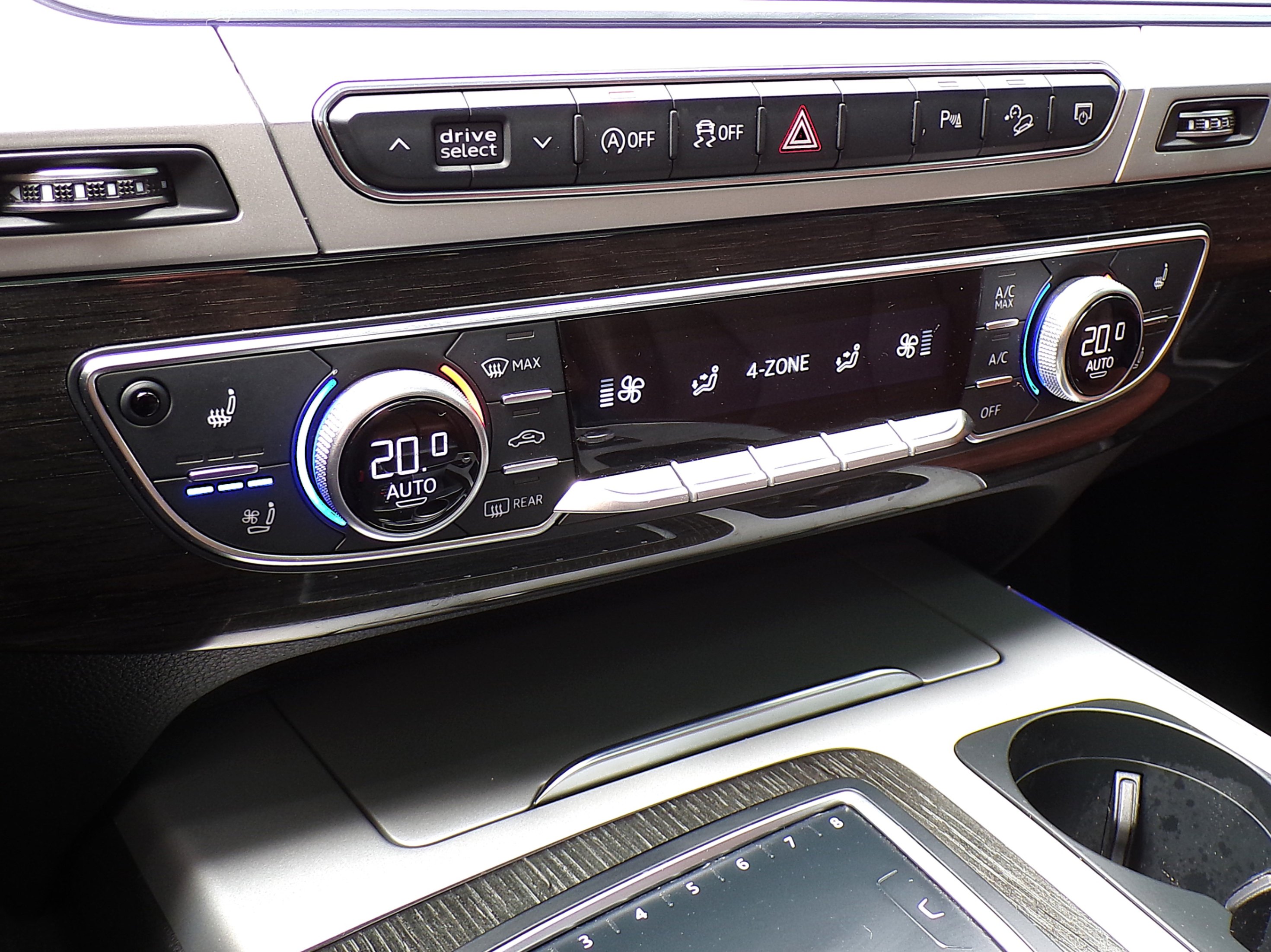 /autogallery/2018-Audi-Q7-15202834846911228.jpg