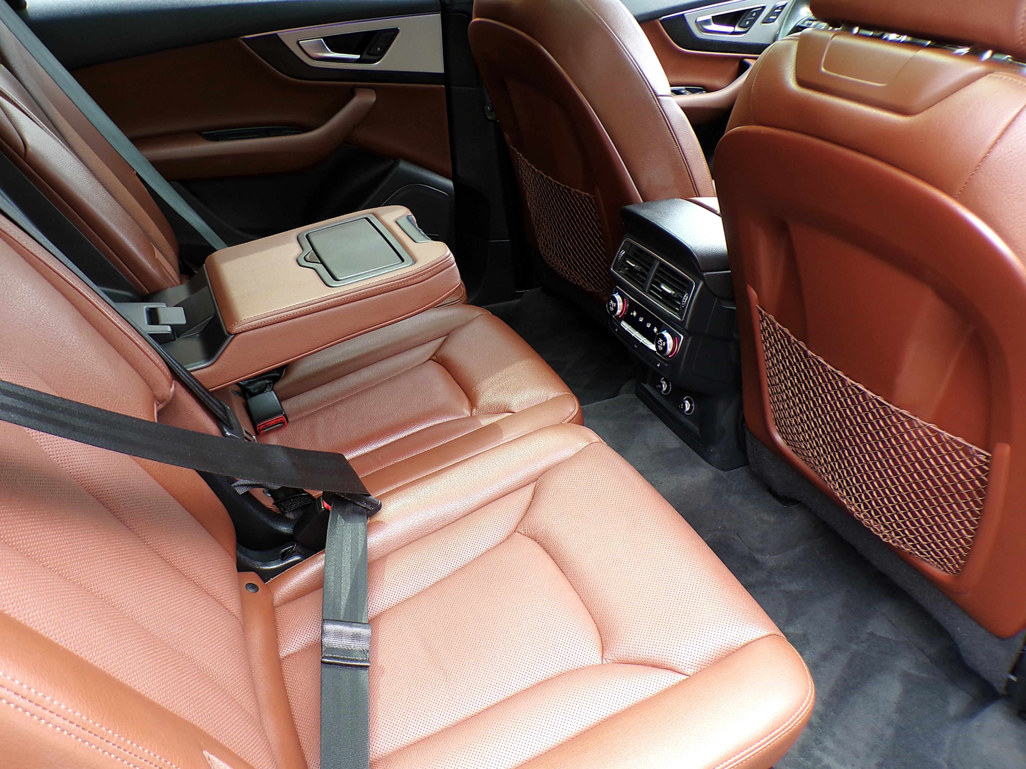 /autogallery/2018-Audi-Q7-7068265177842146.jpg