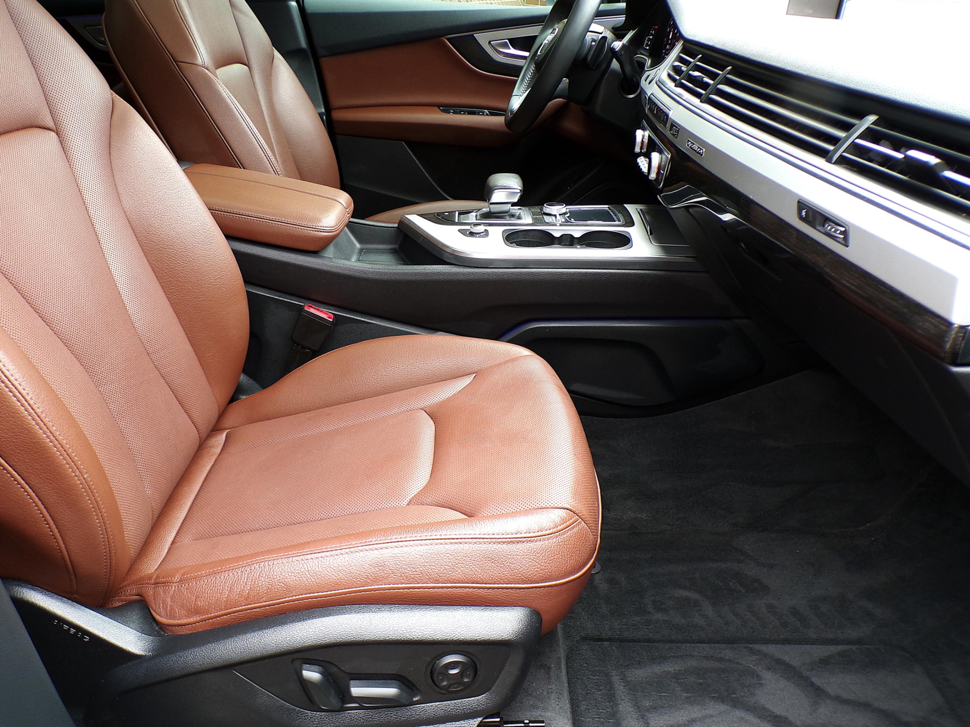 /autogallery/2018-Audi-Q7-8673539513415951.jpg