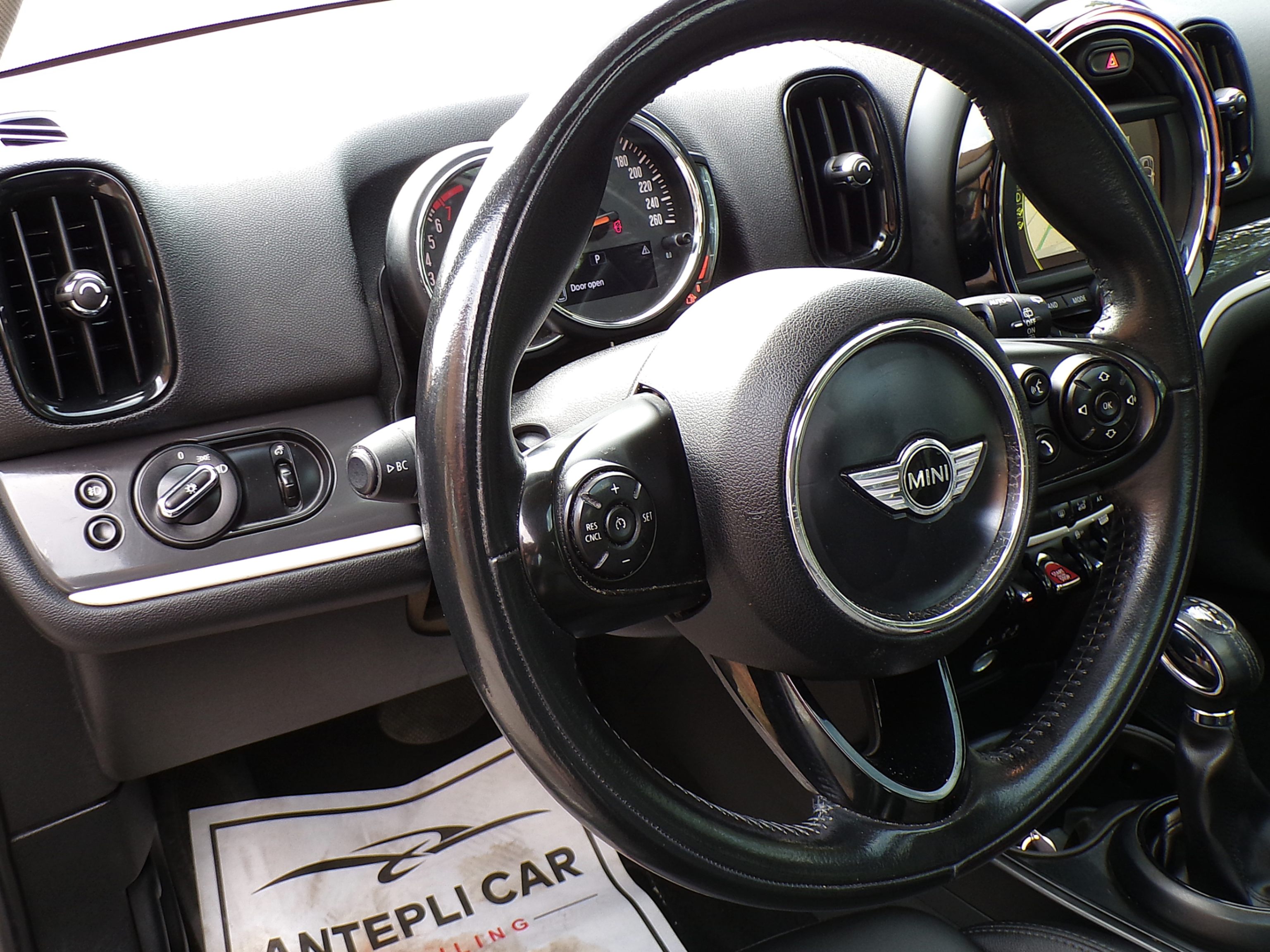 /autogallery/2018-MINI-Countryman-32888681189627644.jpg