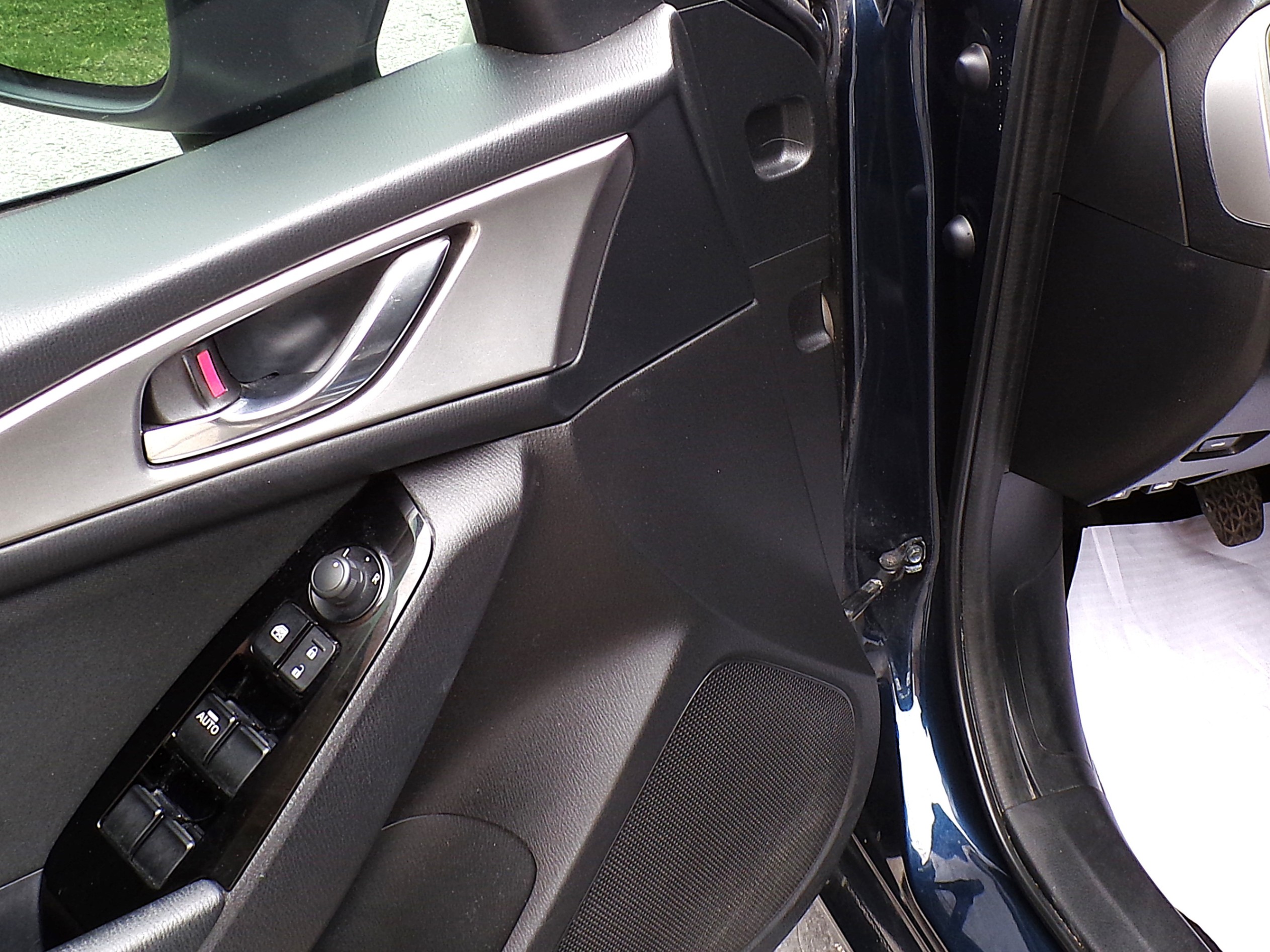 /autogallery/2018-Mazda-Mazda3-13743091615060998.jpg