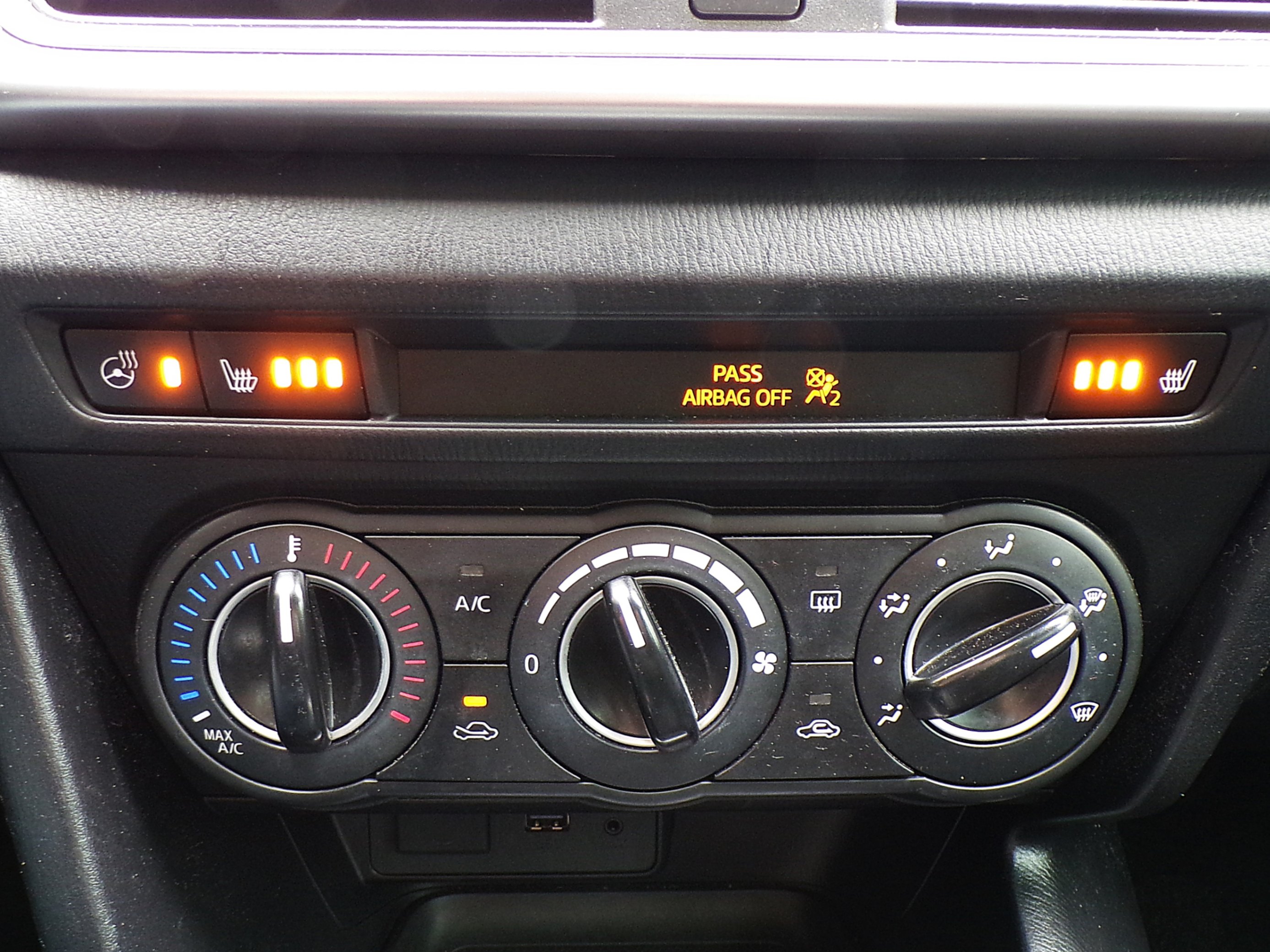 /autogallery/2018-Mazda-Mazda3-38459047940203583.jpg