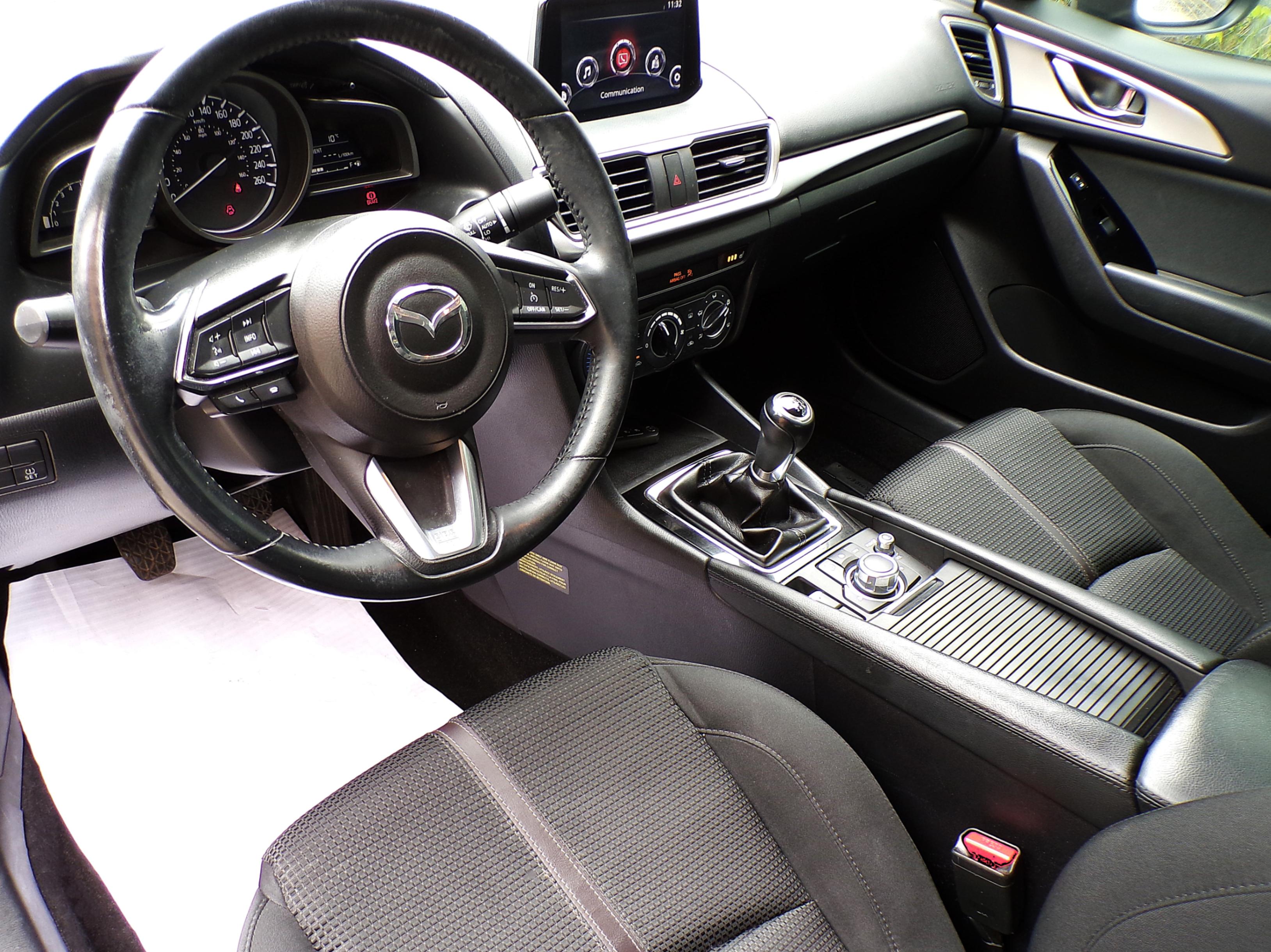 /autogallery/2018-Mazda-Mazda3-5575459881758089.jpg