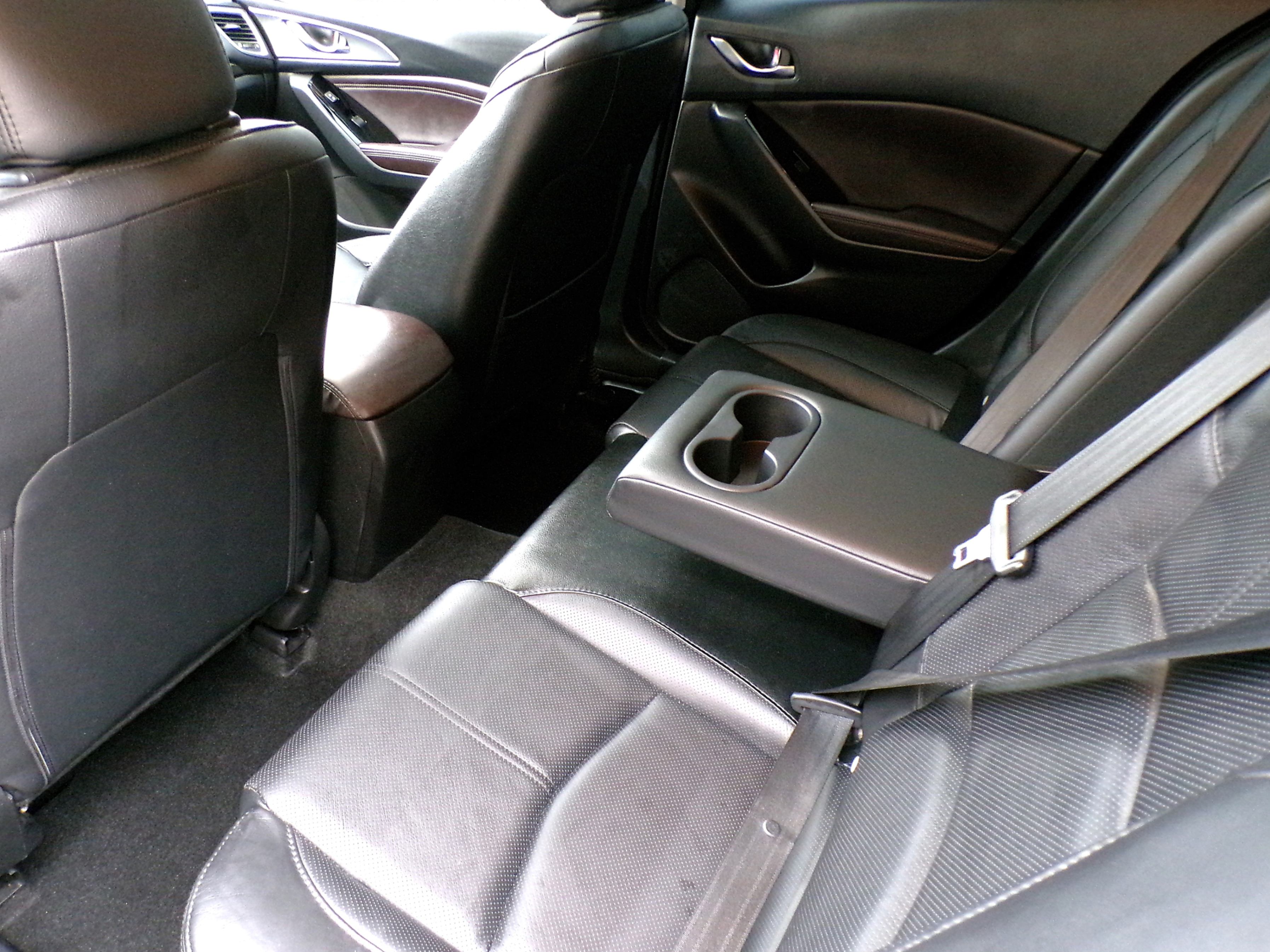 /autogallery/2018-Mazda-Mazda3Sport-035294030502153406.jpg