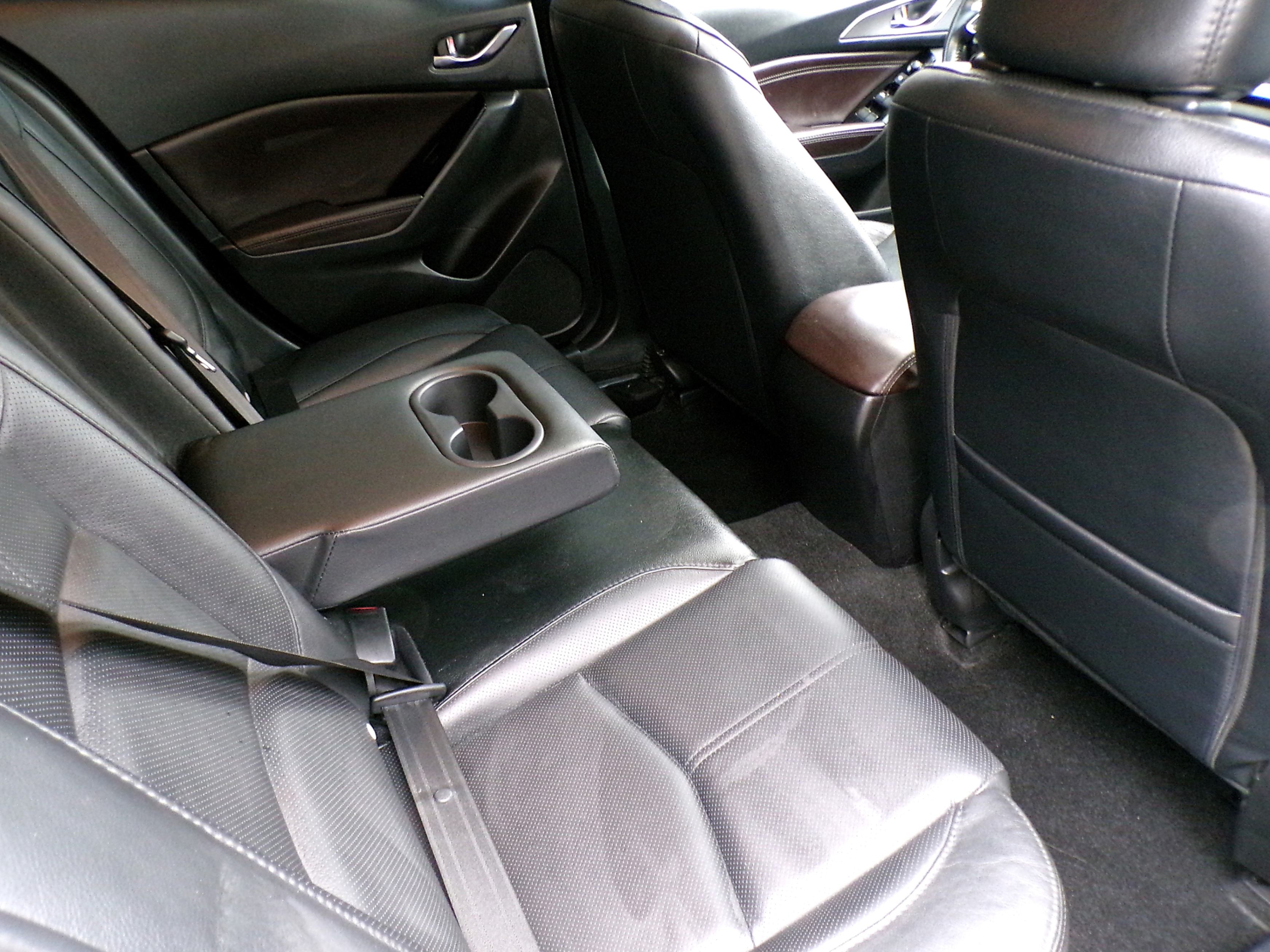 /autogallery/2018-Mazda-Mazda3Sport-27996353682701236.jpg