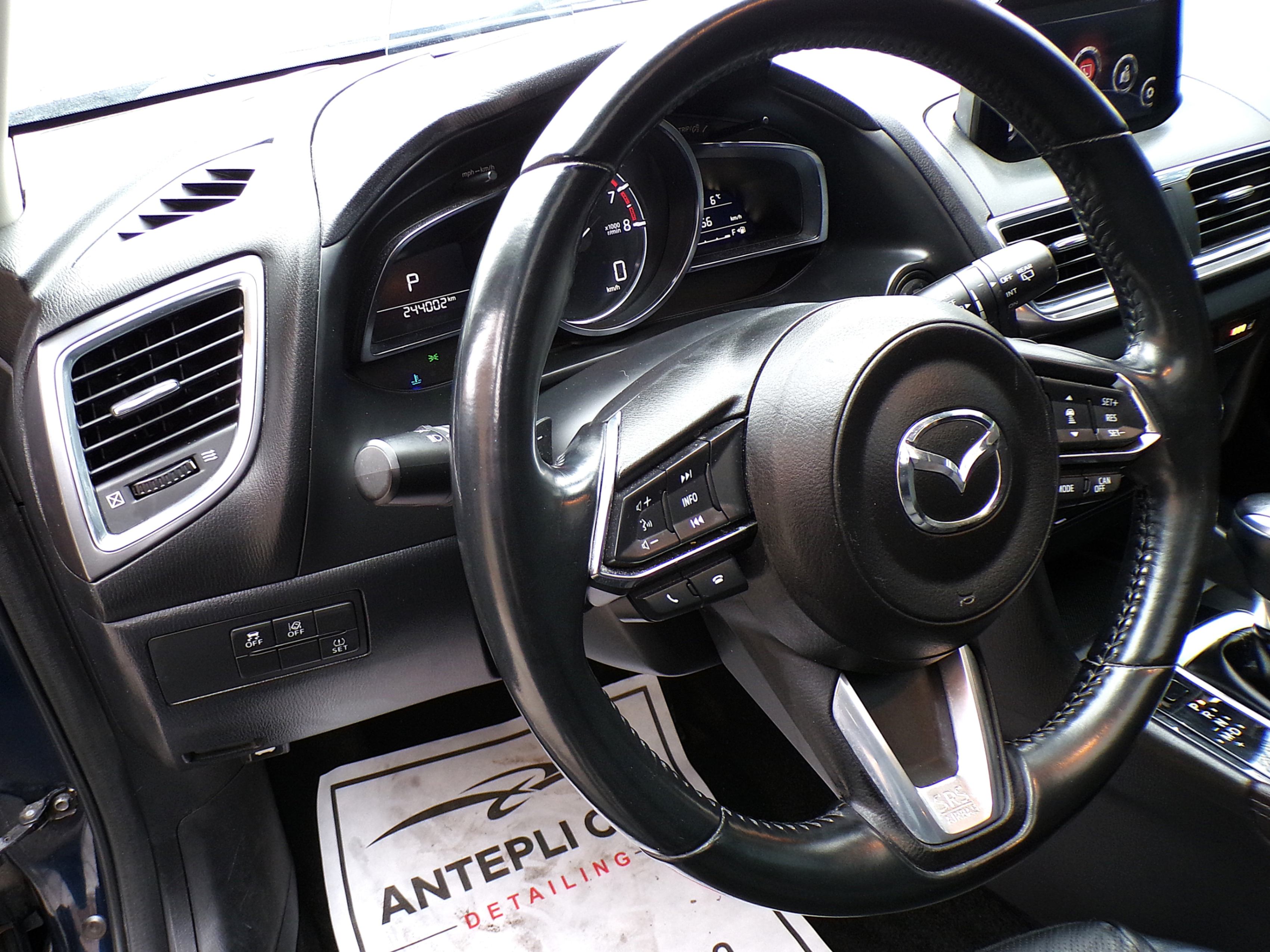 /autogallery/2018-Mazda-Mazda3Sport-3990930534426207.jpg