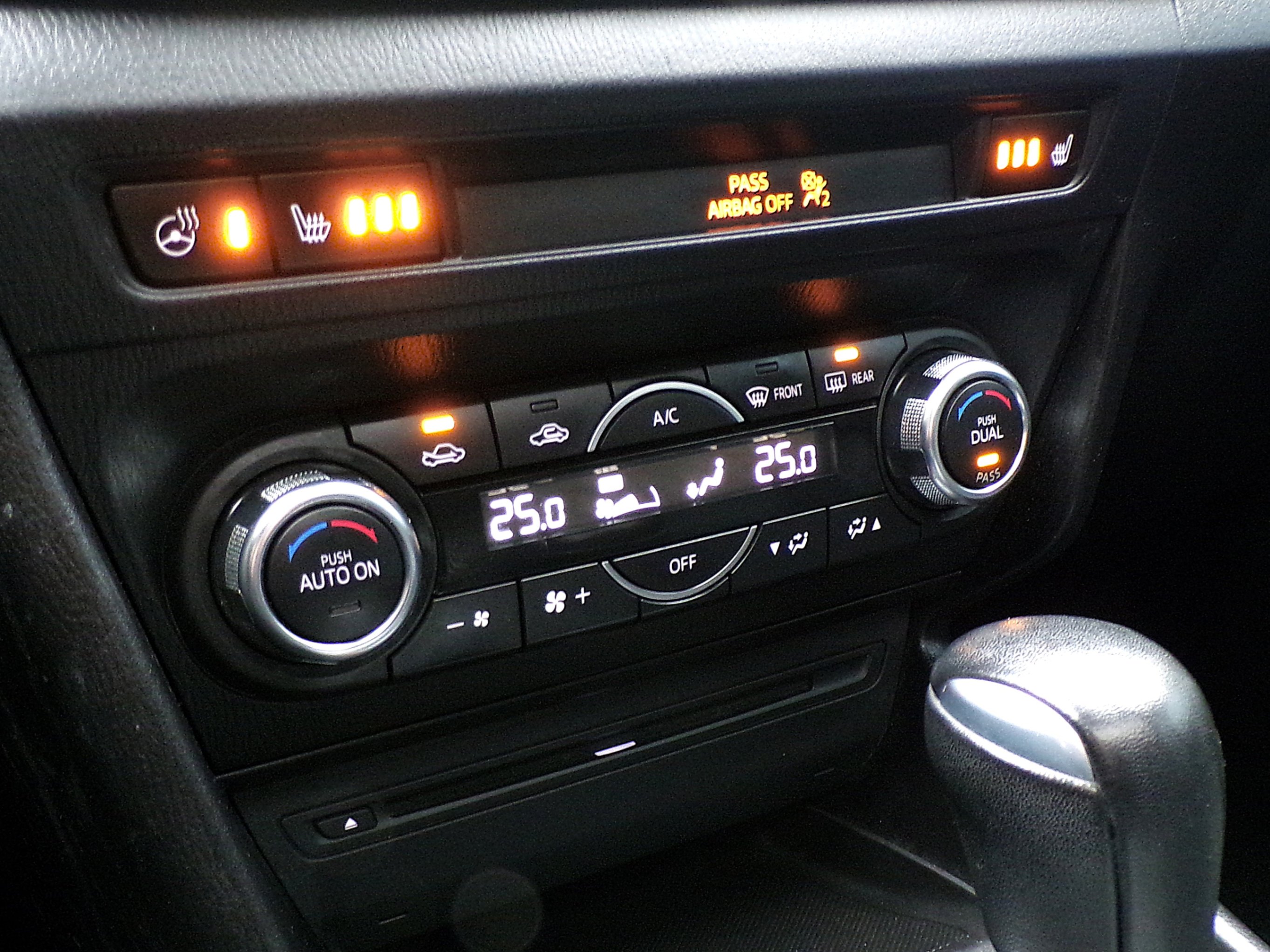 /autogallery/2018-Mazda-Mazda3Sport-6318001876654054.jpg