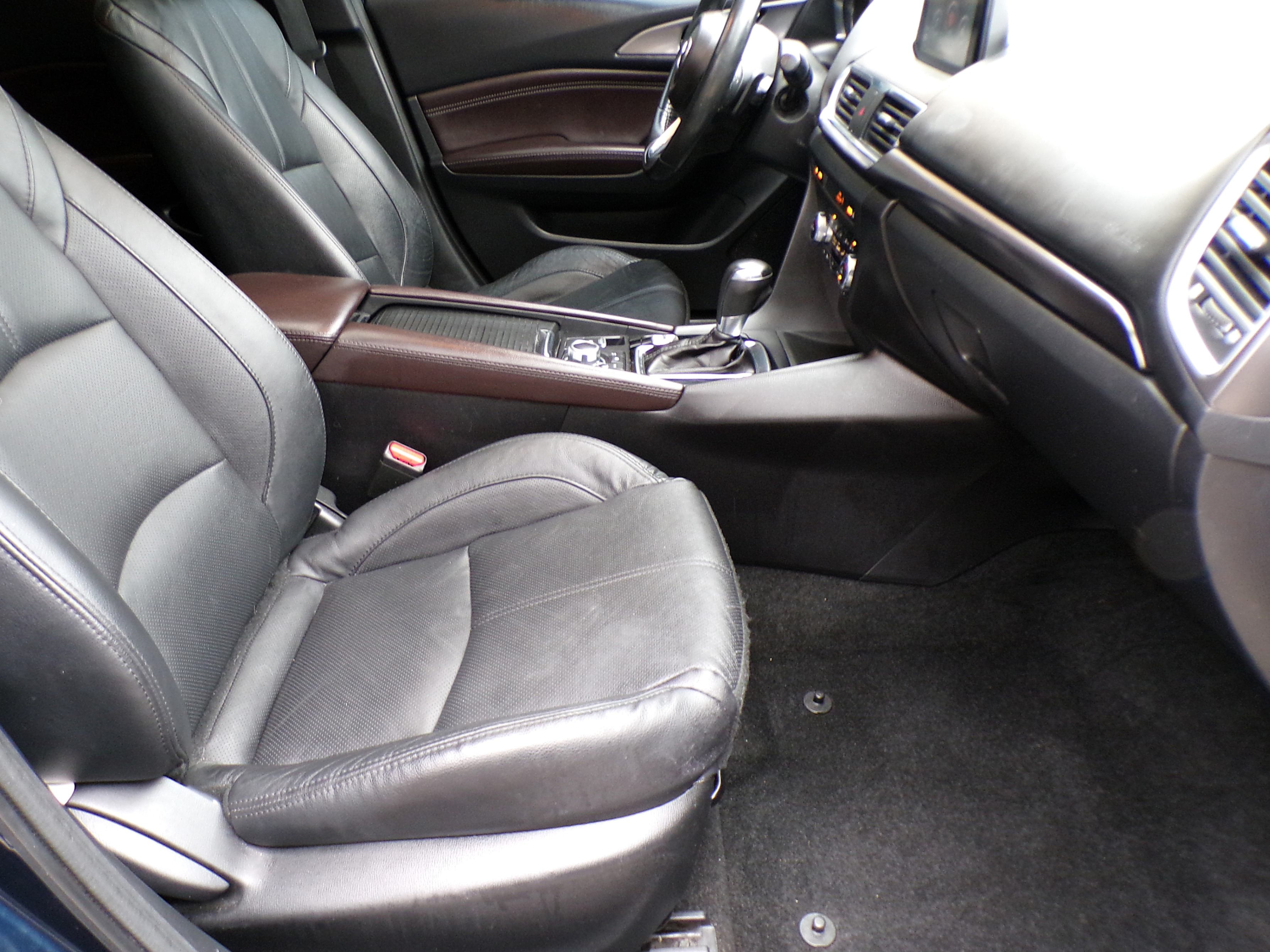 /autogallery/2018-Mazda-Mazda3Sport-8000275717412457.jpg