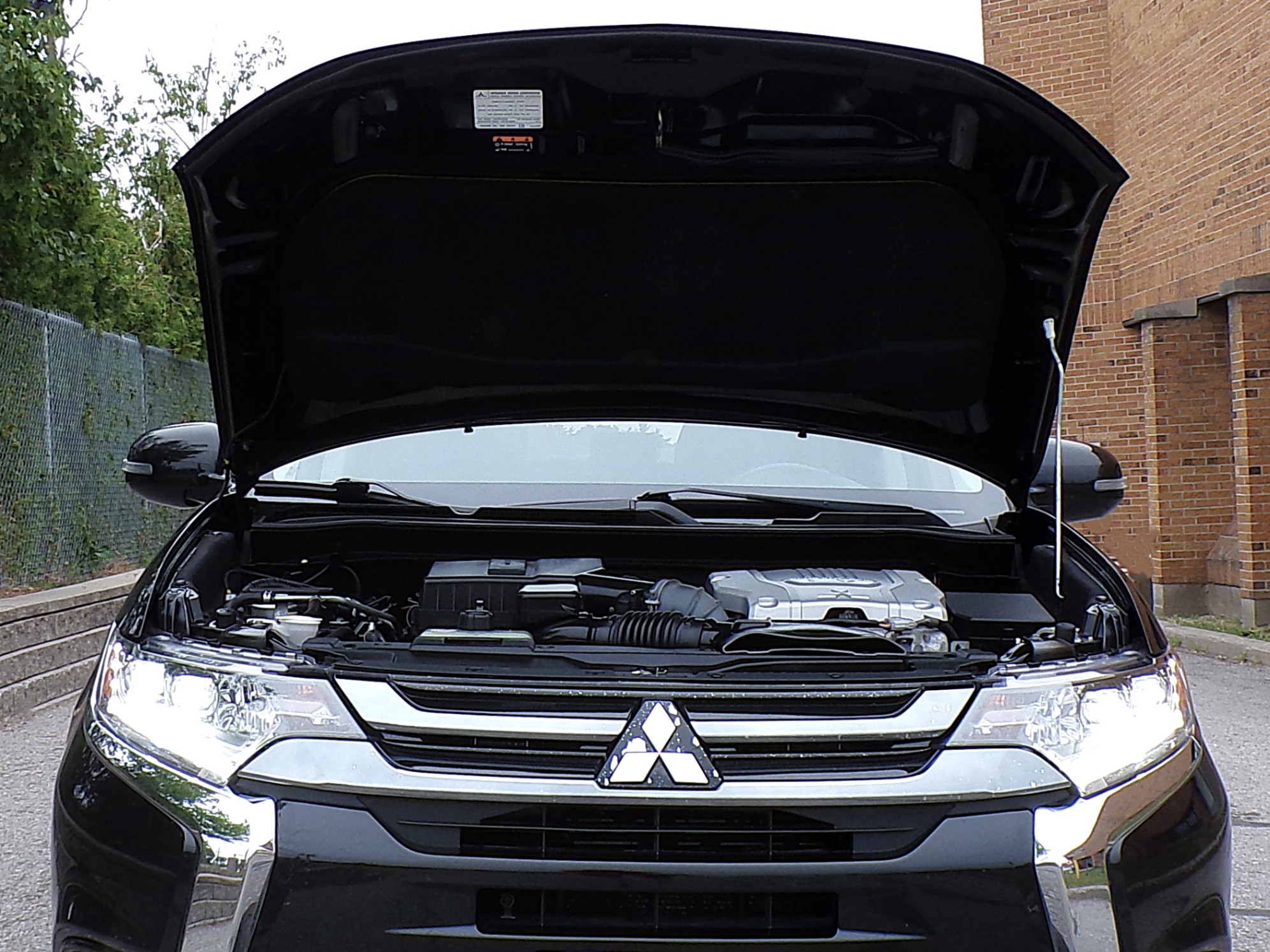 /autogallery/2018-Mitsubishi-OutlanderPHEV-22553717808165175.jpg