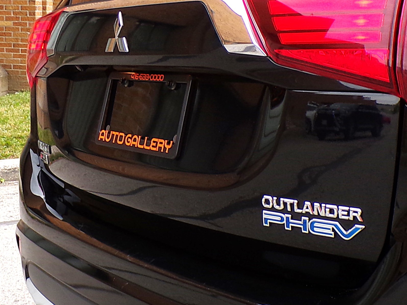 /autogallery/2018-Mitsubishi-OutlanderPHEV-29430275259302285.jpg