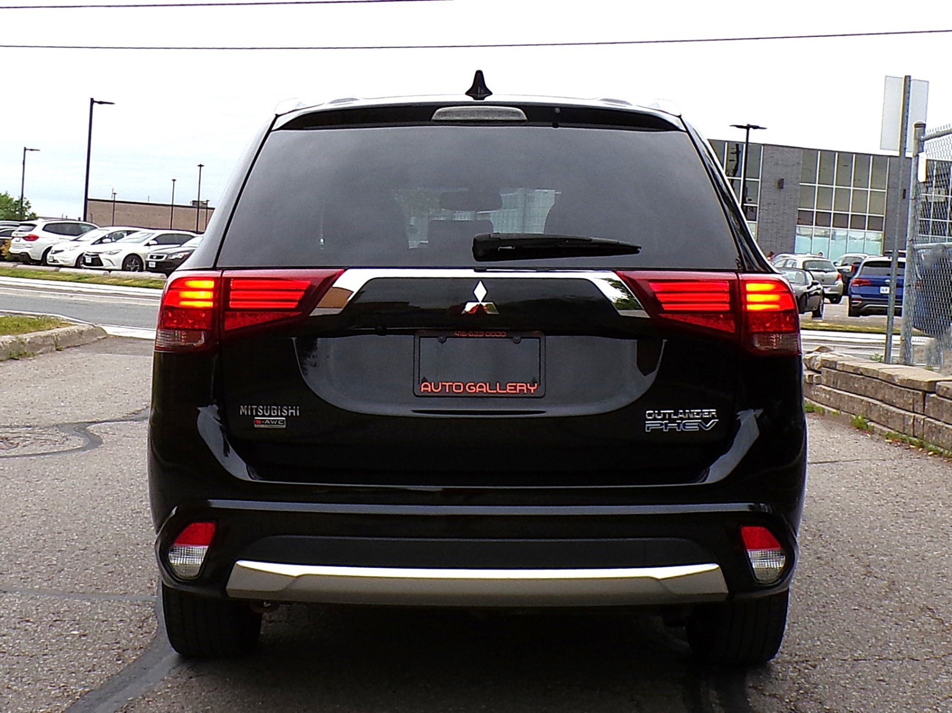 /autogallery/2018-Mitsubishi-OutlanderPHEV-3042079050952684.jpg