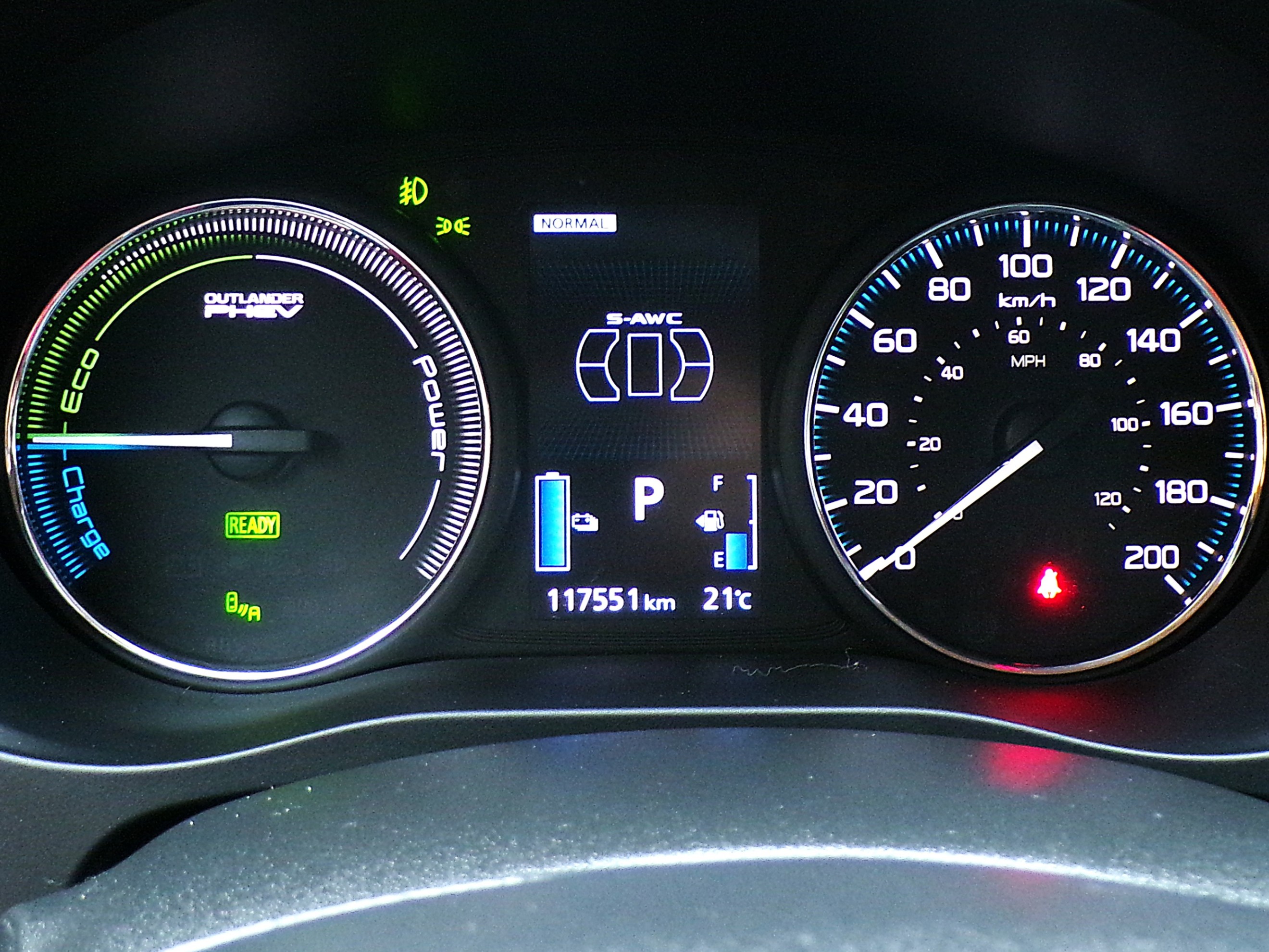 /autogallery/2018-Mitsubishi-OutlanderPHEV-3879134761120069.jpg