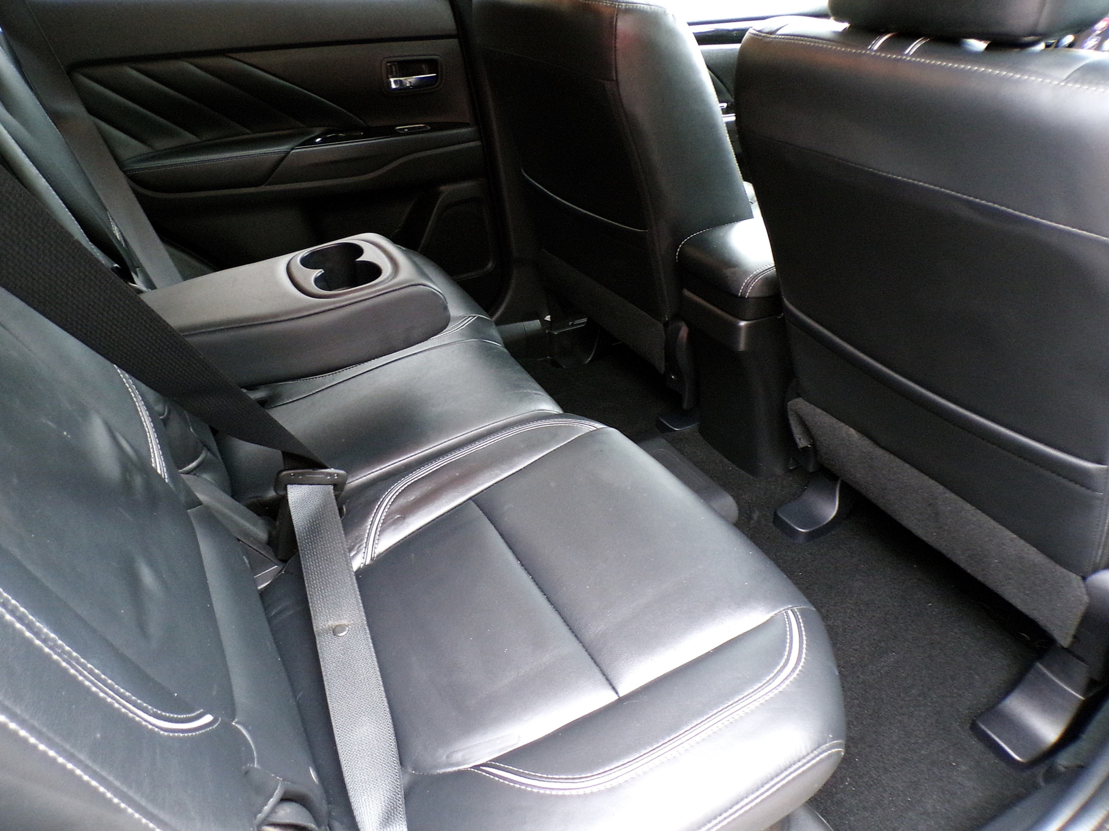 /autogallery/2018-Mitsubishi-OutlanderPHEV-8992450037076183.jpg