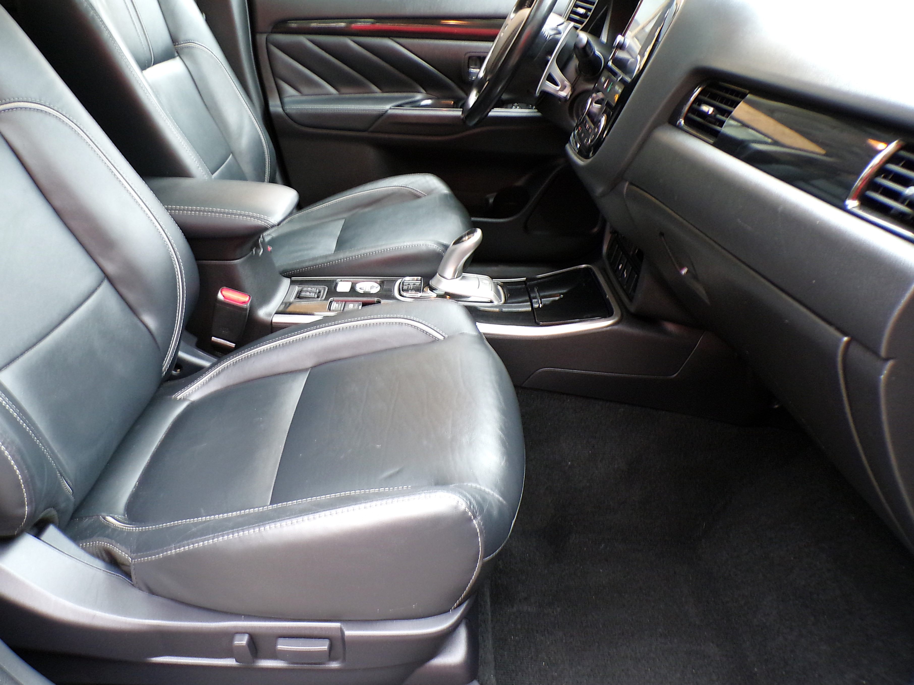 /autogallery/2018-Mitsubishi-OutlanderPHEV-9135290235732259.jpg
