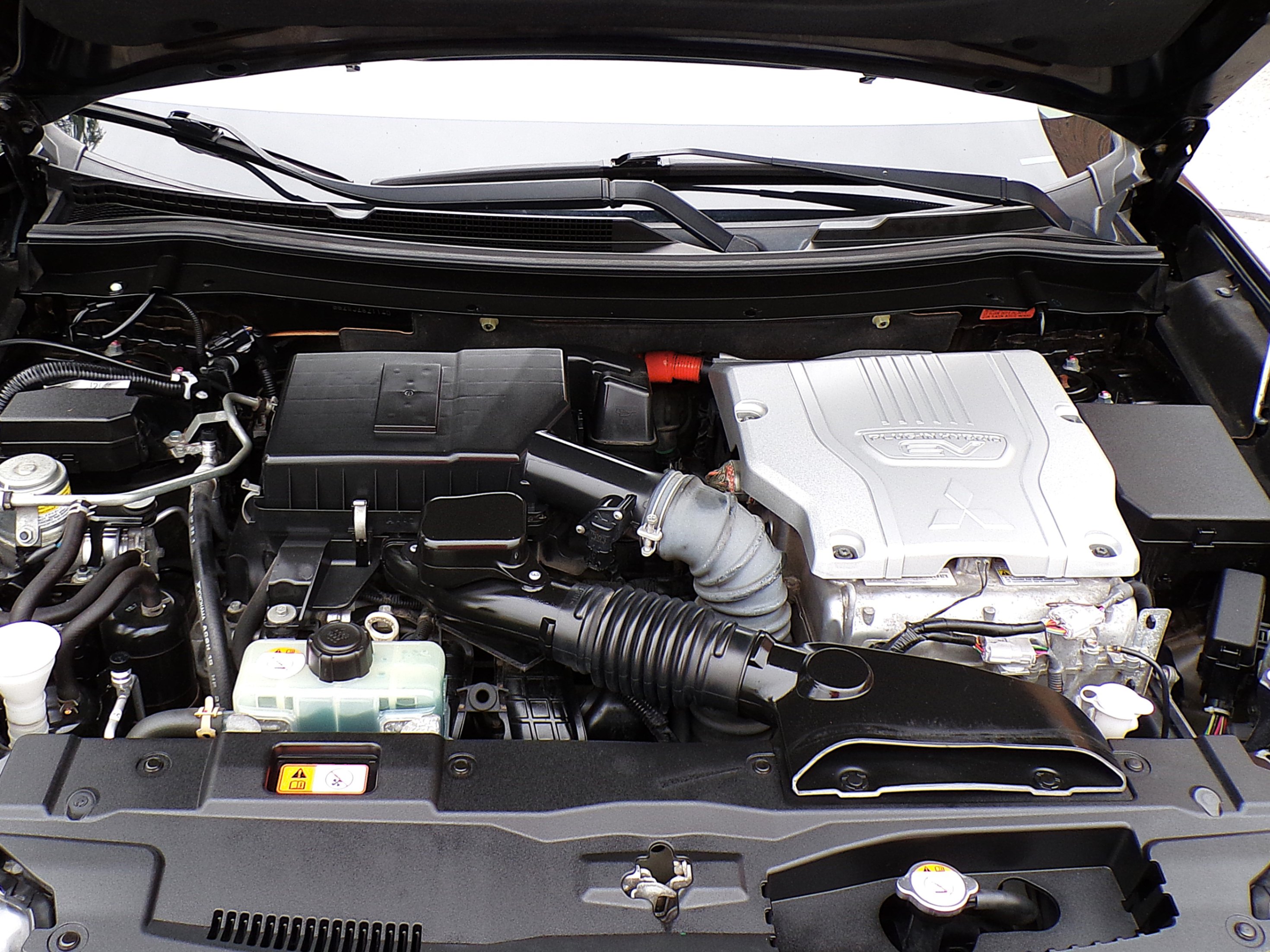 /autogallery/2018-Mitsubishi-OutlanderPHEV-991199154020654.jpg