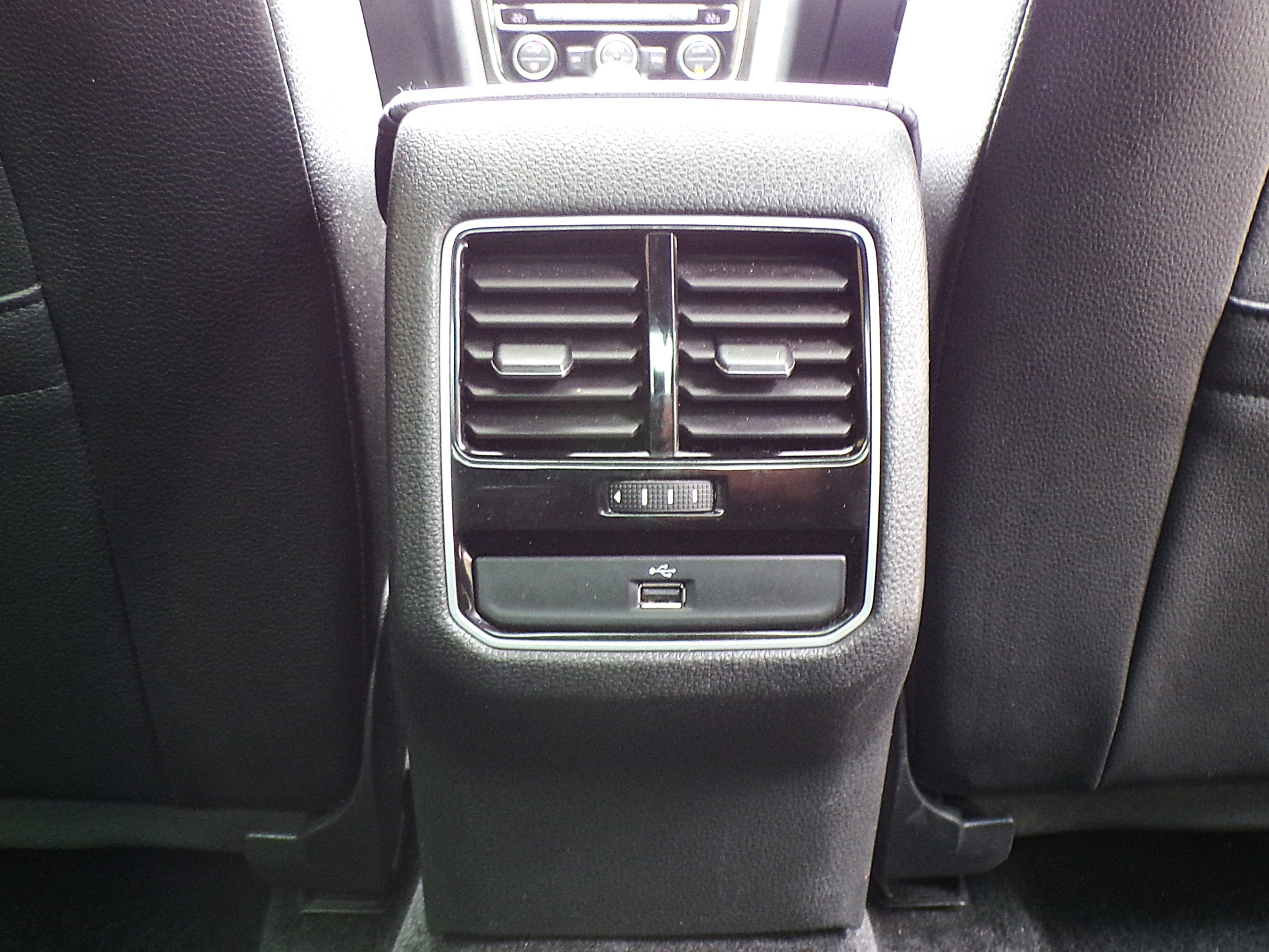 /autogallery/2018-Volkswagen-Passat-1586269225389223.jpg