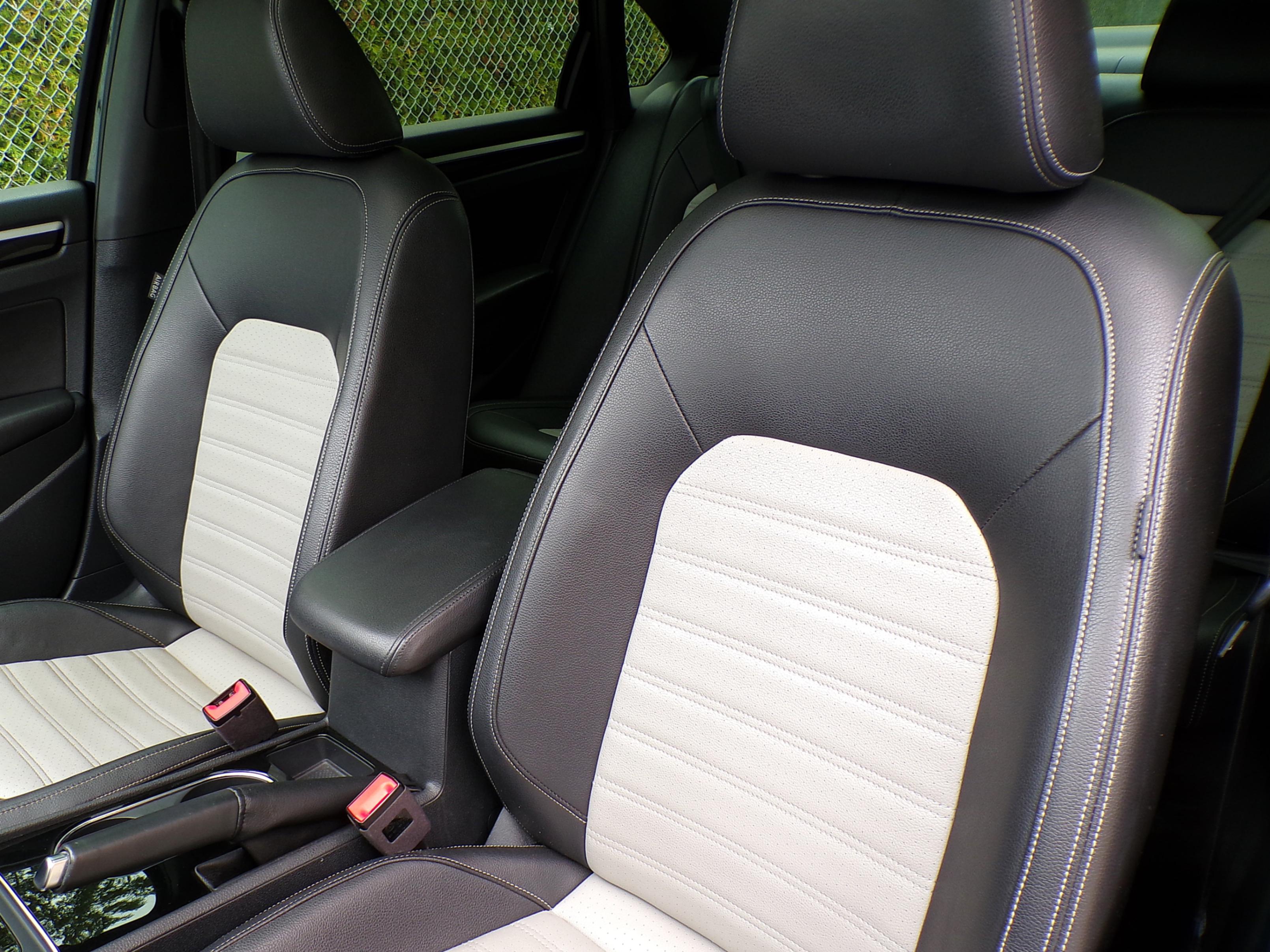 /autogallery/2018-Volkswagen-Passat-22549529256292922.jpg