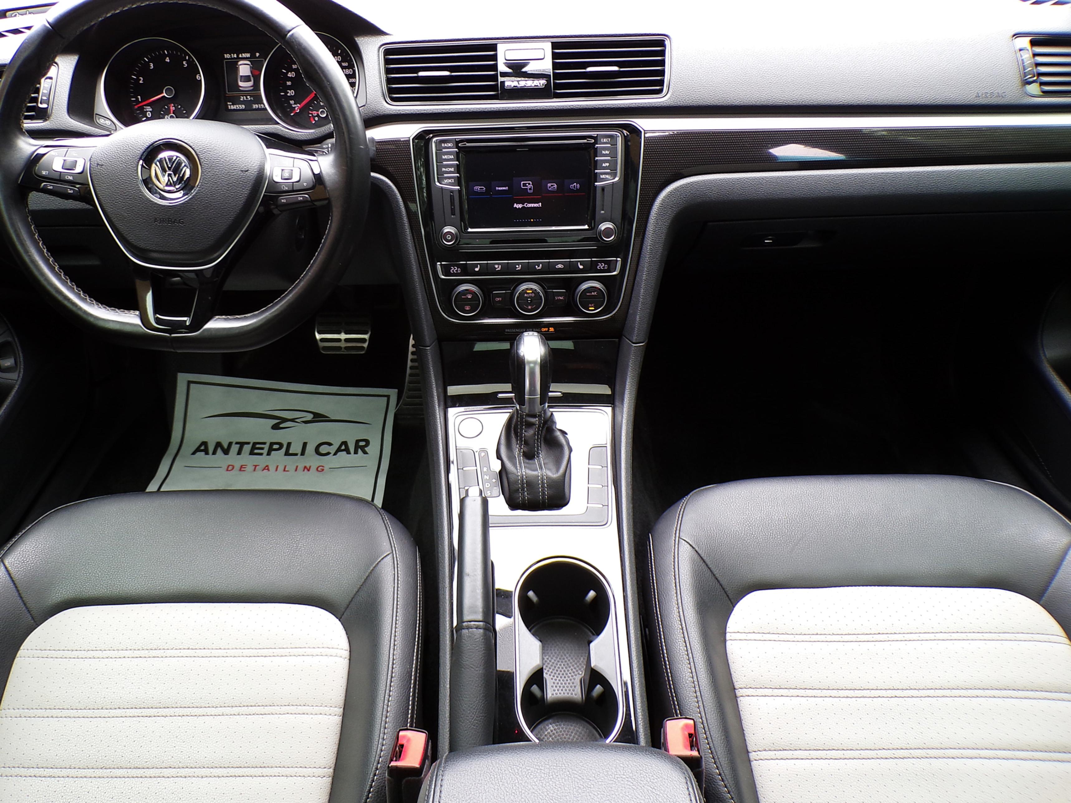 /autogallery/2018-Volkswagen-Passat-7265069656689489.jpg