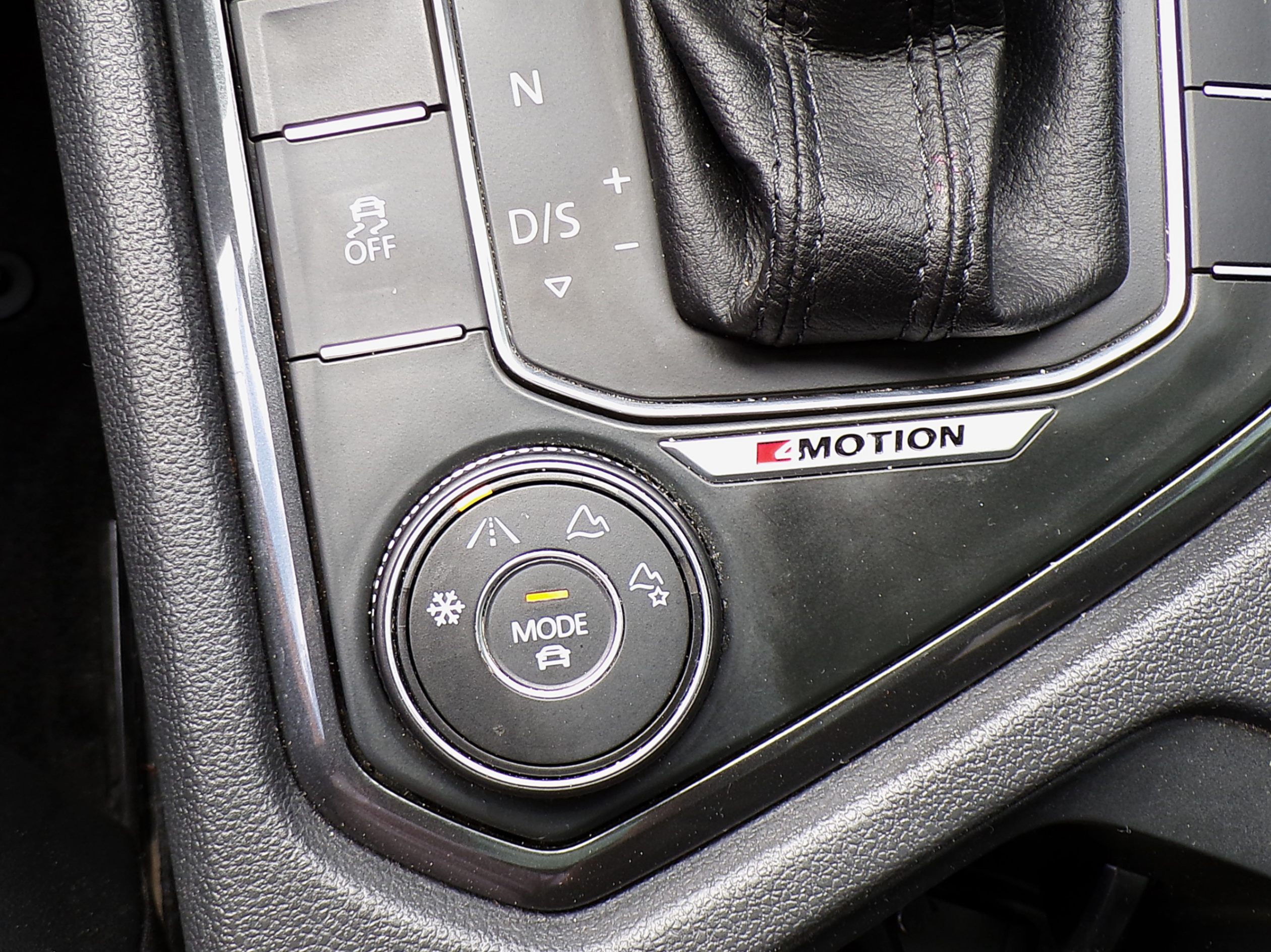 /autogallery/2018-Volkswagen-Tiguan-13350140061438398.jpg
