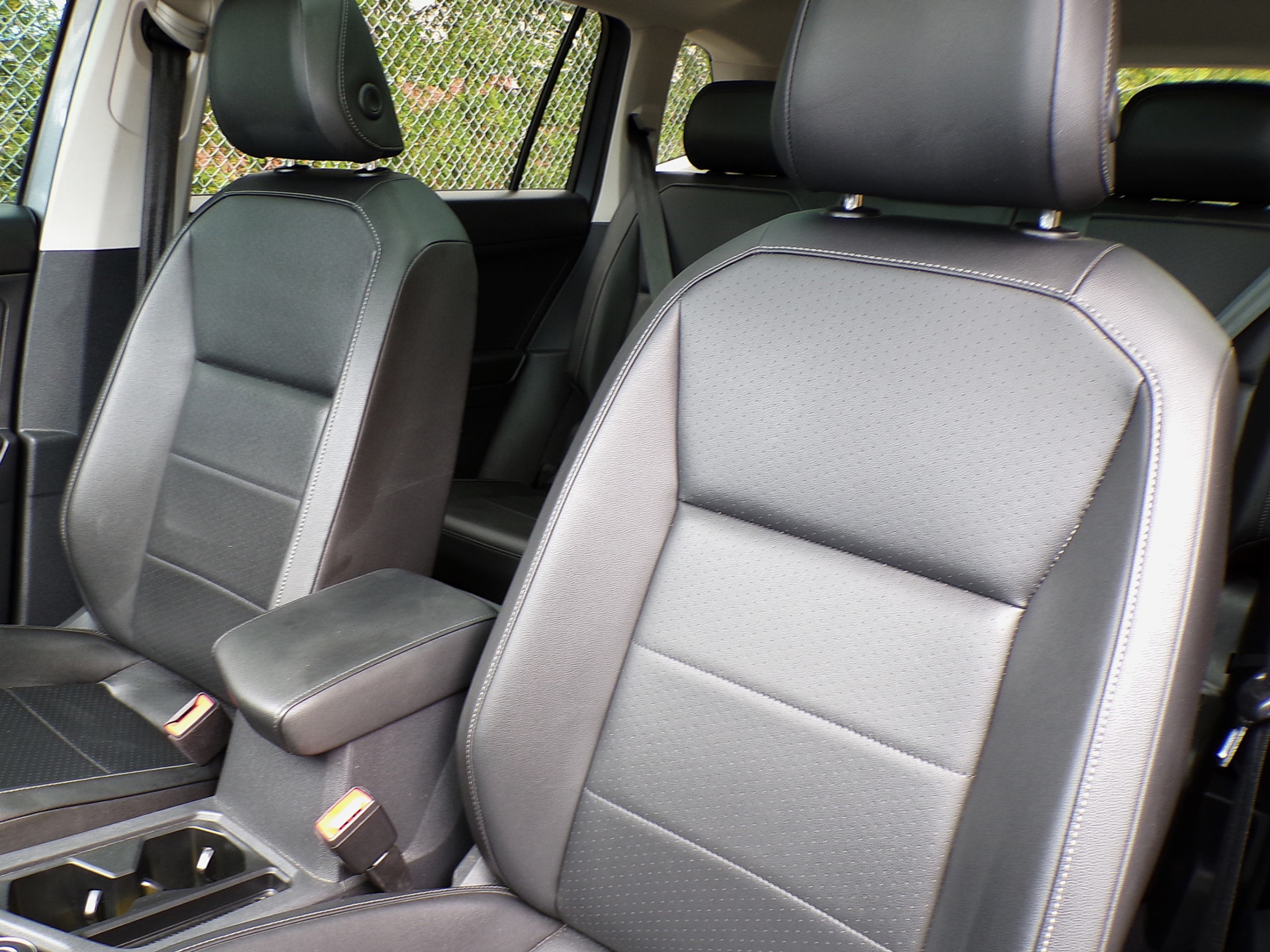 /autogallery/2018-Volkswagen-Tiguan-16673272189412547.jpg