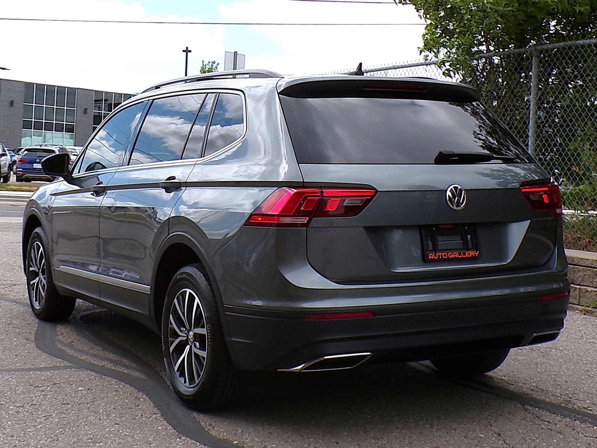 /autogallery/2018-Volkswagen-Tiguan-17464719165264464.jpg