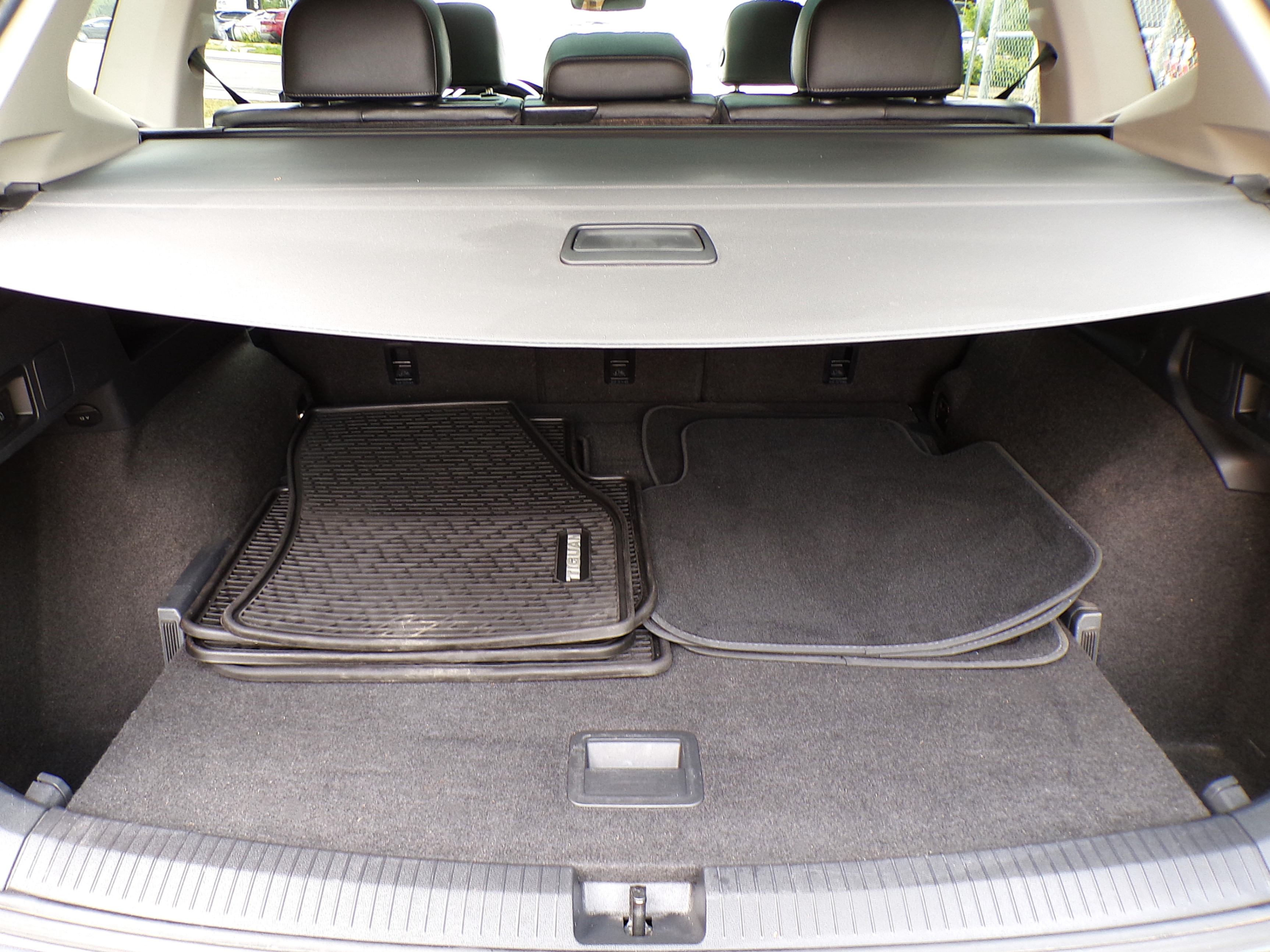 /autogallery/2018-Volkswagen-Tiguan-3616288102347769.jpg