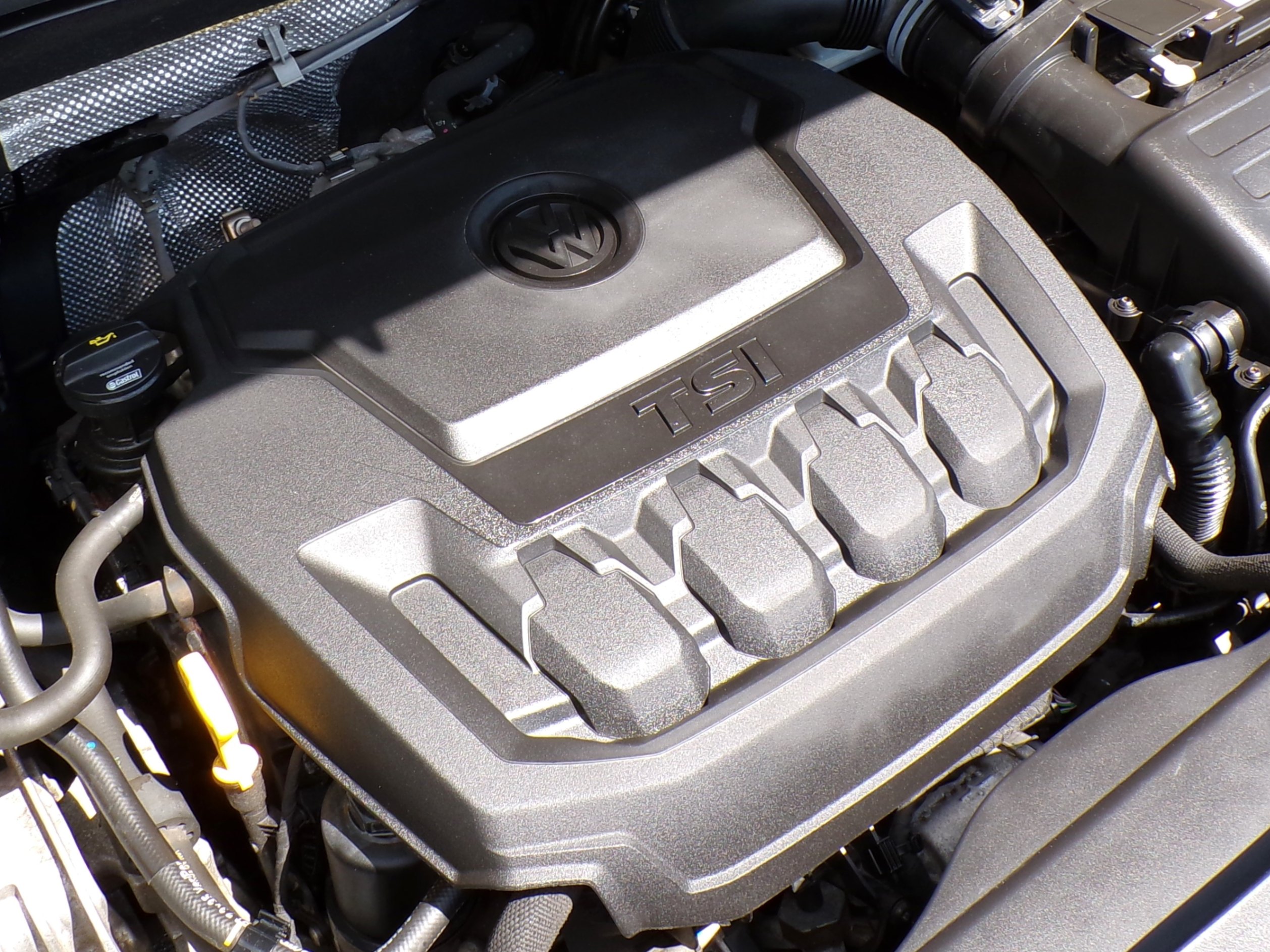 /autogallery/2018-Volkswagen-Tiguan-3863120493726586.jpg